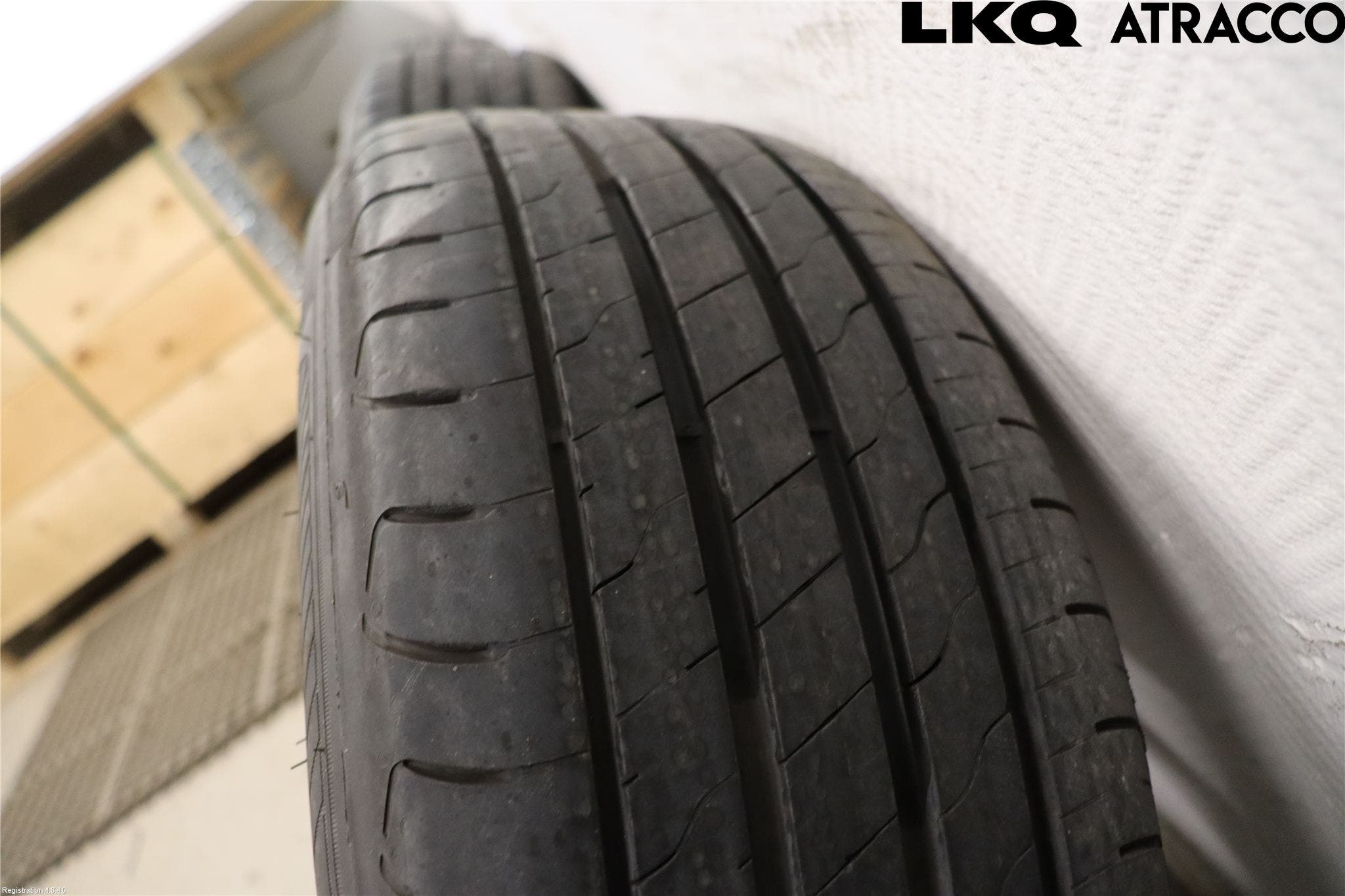 Volkswagen VW GOLF / E-GOLF VII 13-20 Sommardäck Alumfälg 4St