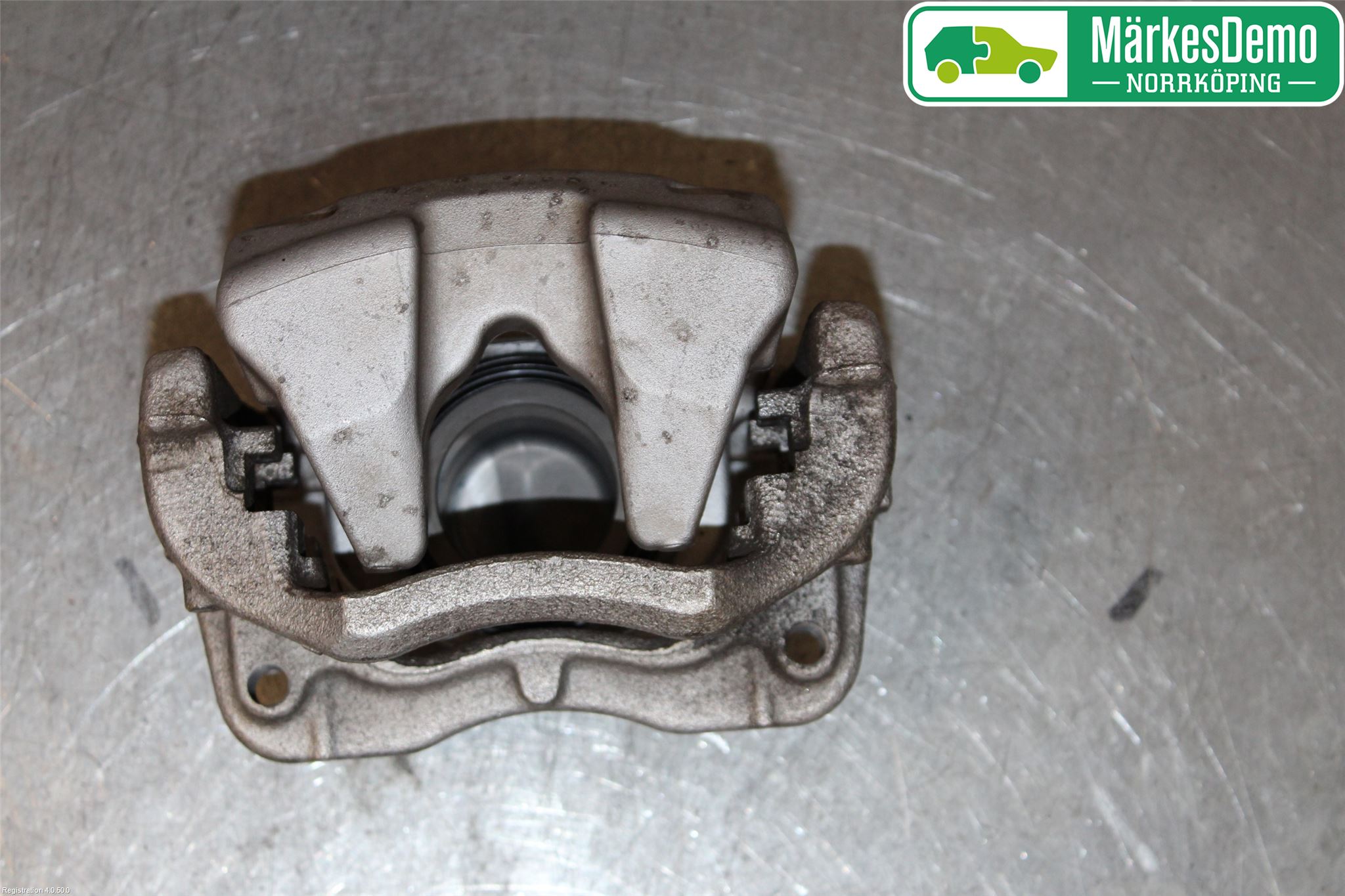 BMW 5 G30/G31/F90 17-23 Bromsok Fram Höger