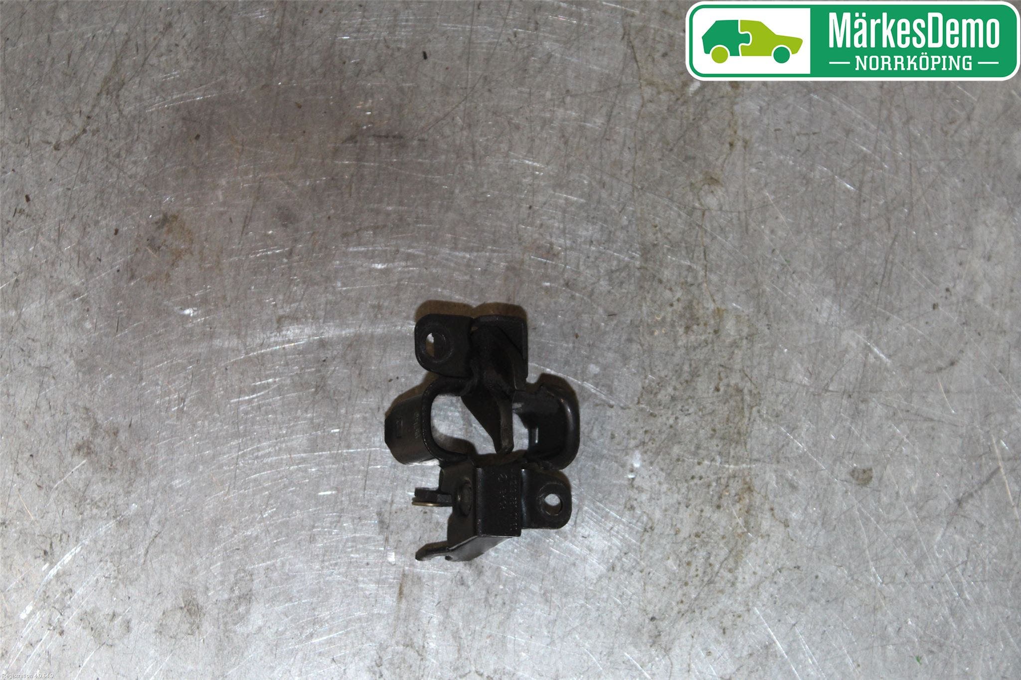 Mercedes-Benz MB E-KLASS (W211) 02-09 Huvlås