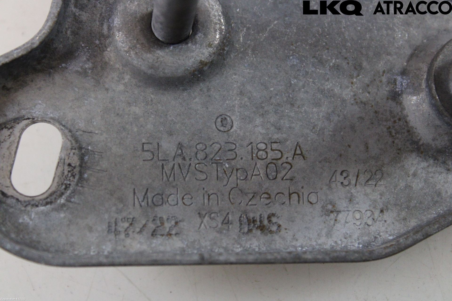 Skoda ENYAQ iV 21- Huv Spärr