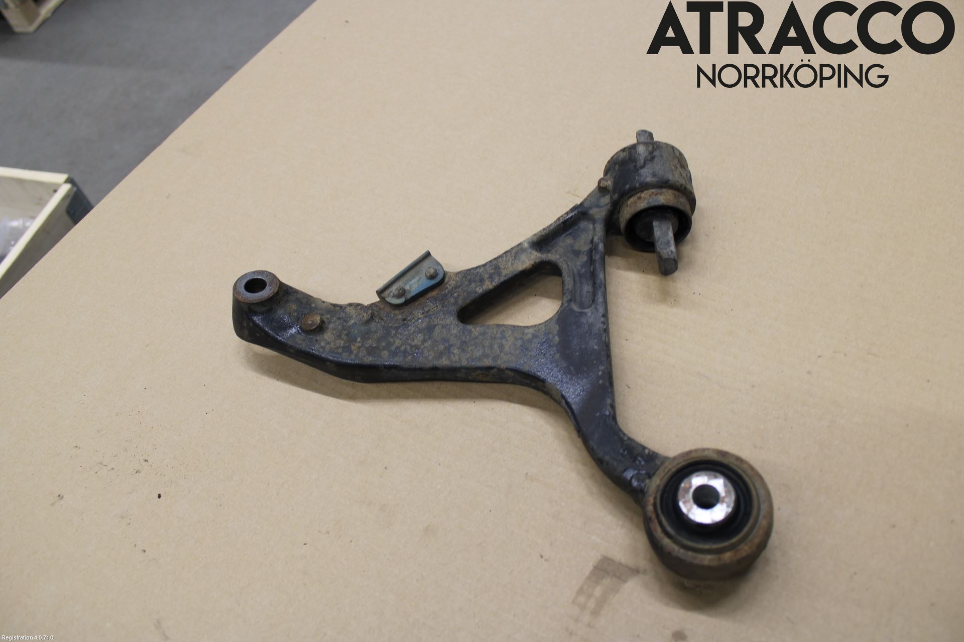 Volvo V70 05-08 Bärarm Fram Undre Hö