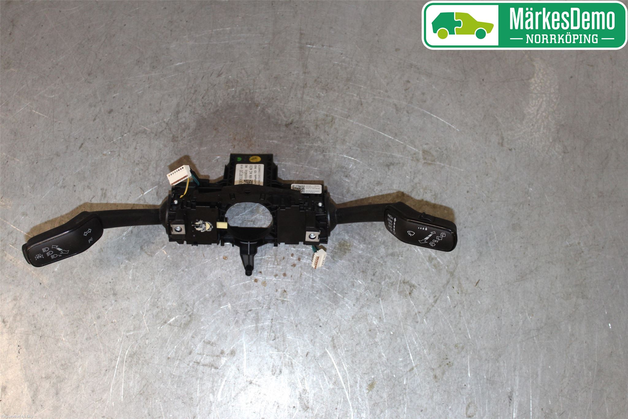 Volkswagen VW GOLF / E-GOLF VII 13-20 Spakcentral