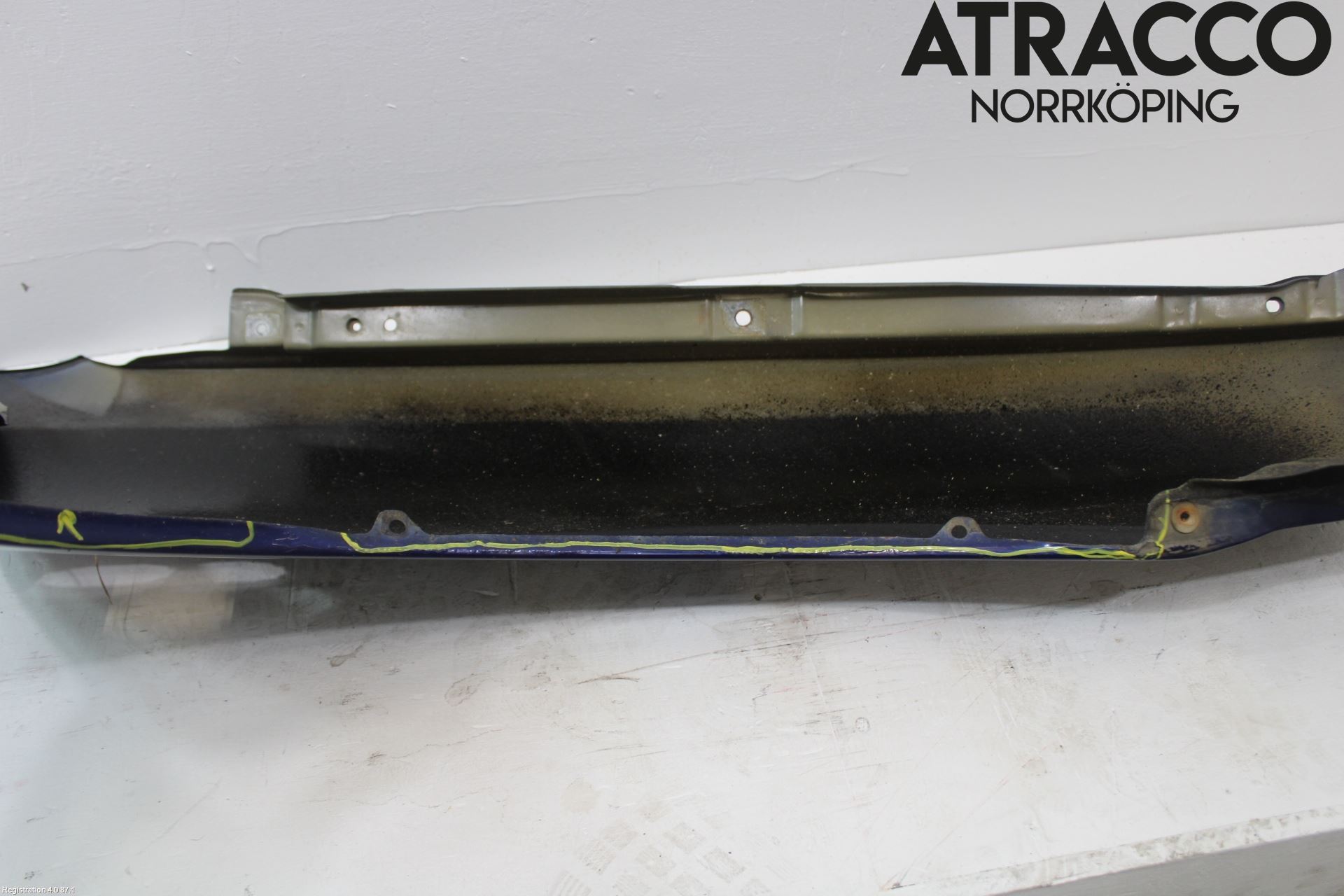 Nissan ALMERA    00-06 Skärm Fram Höger
