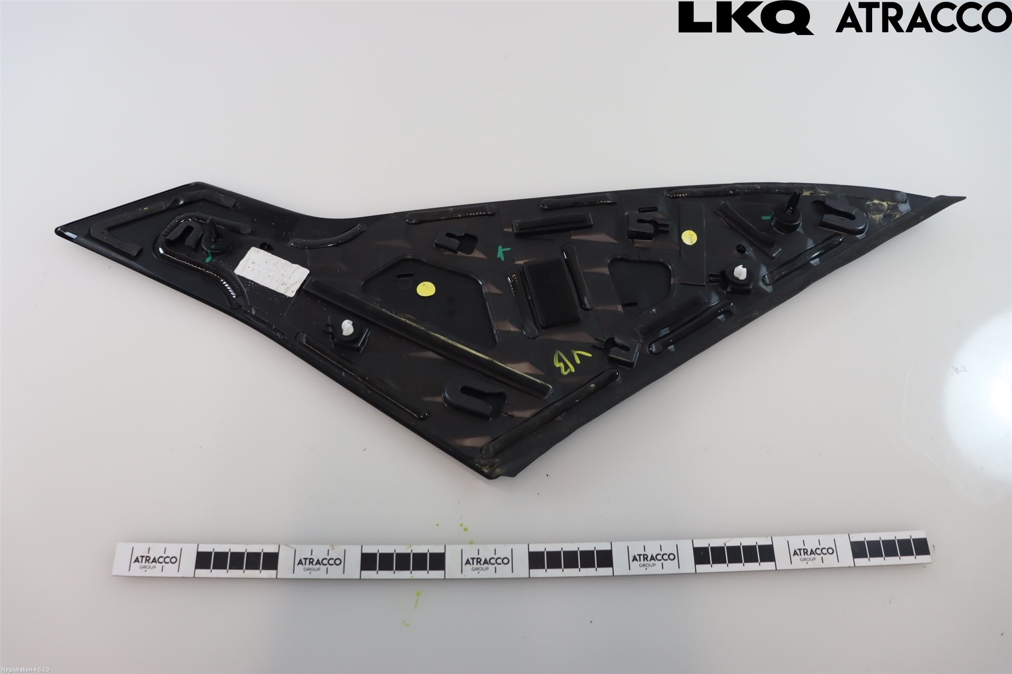 Cupra BORN 22- Inr Plastd A-B-C Stolpe