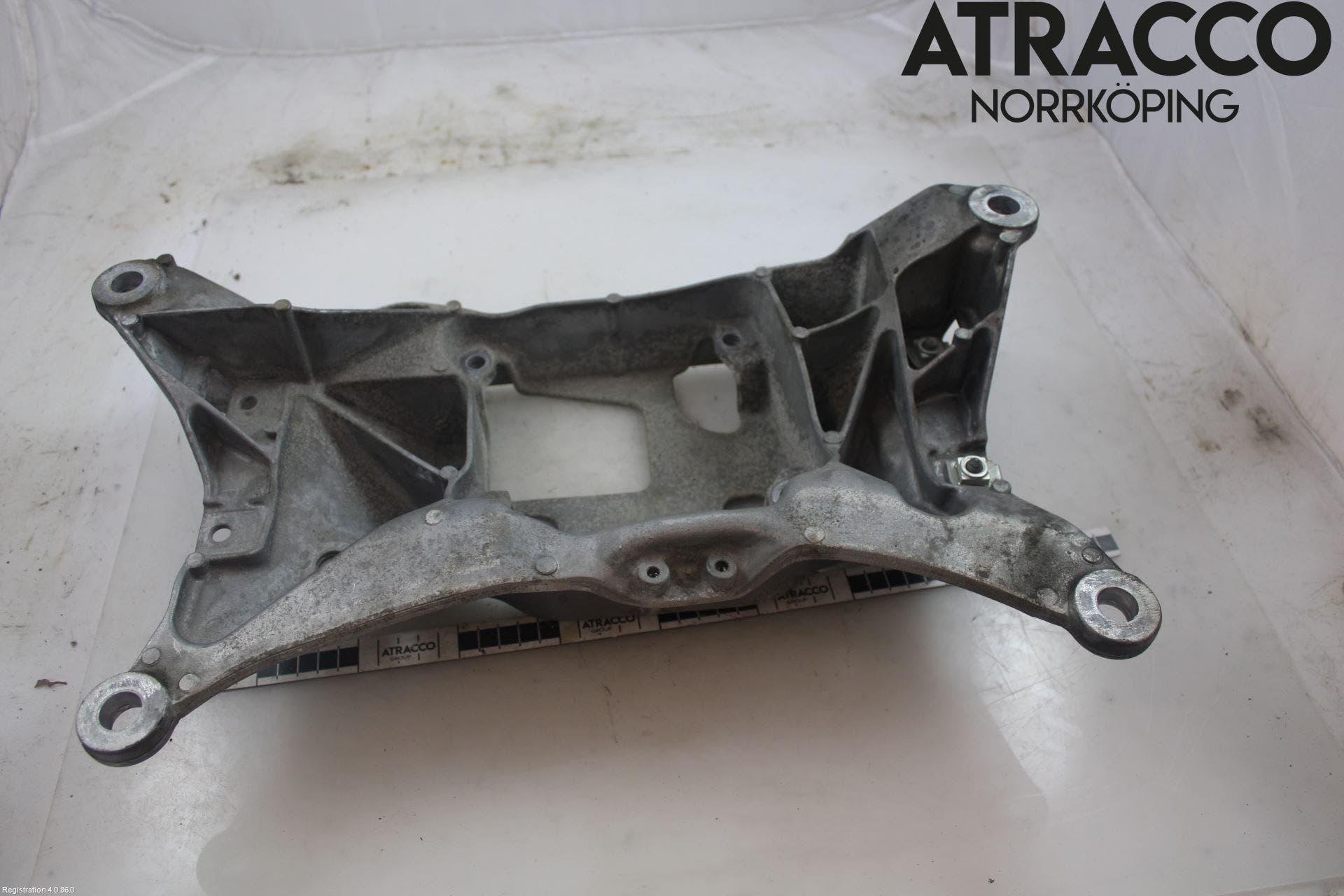 Audi A6 F2/C8 19- Växellådsbalk