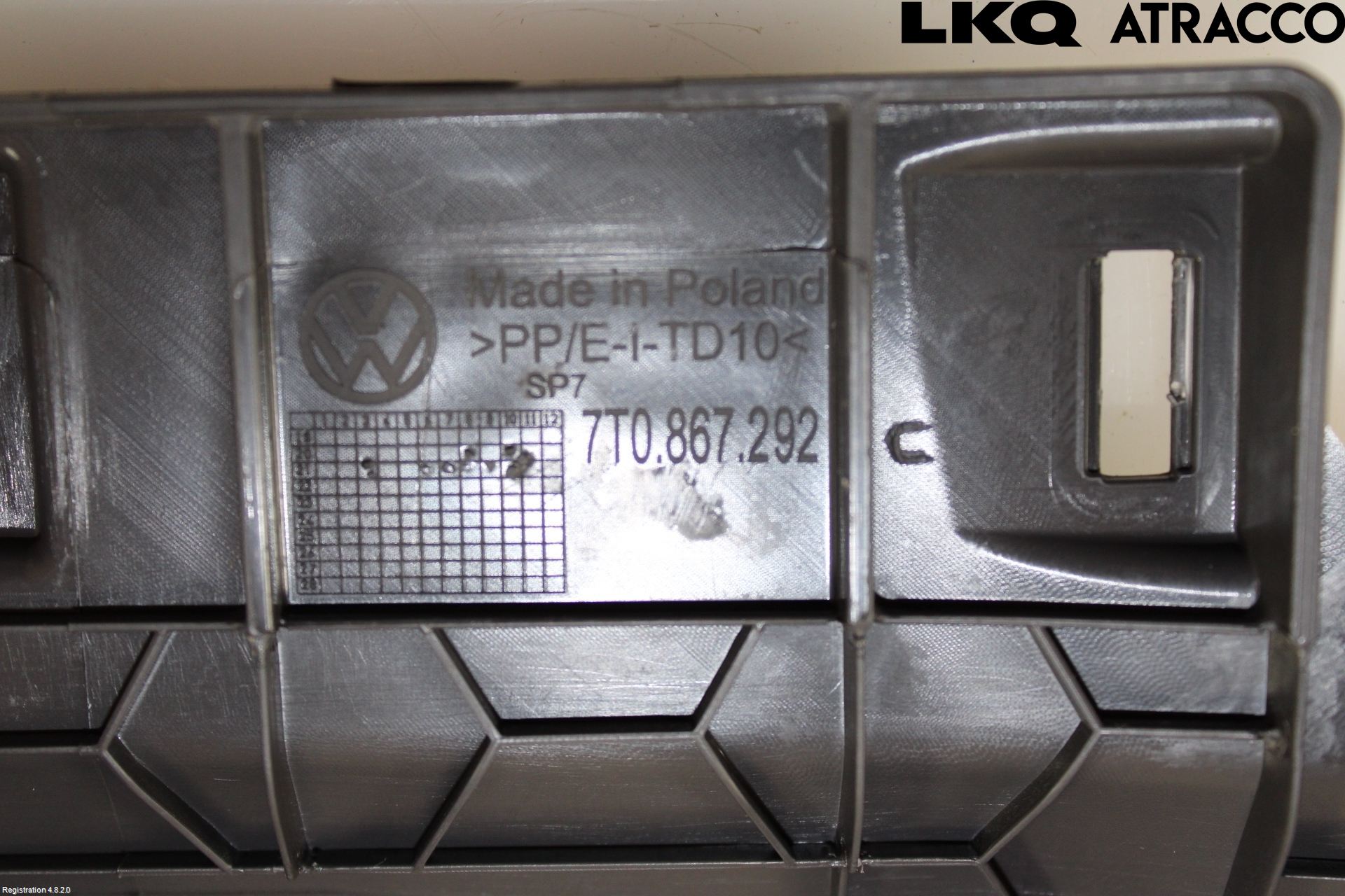 Volkswagen VW TRANSP/CARAVELLE (T7) 22-24 Inr Plastd A-B-C Stolpe