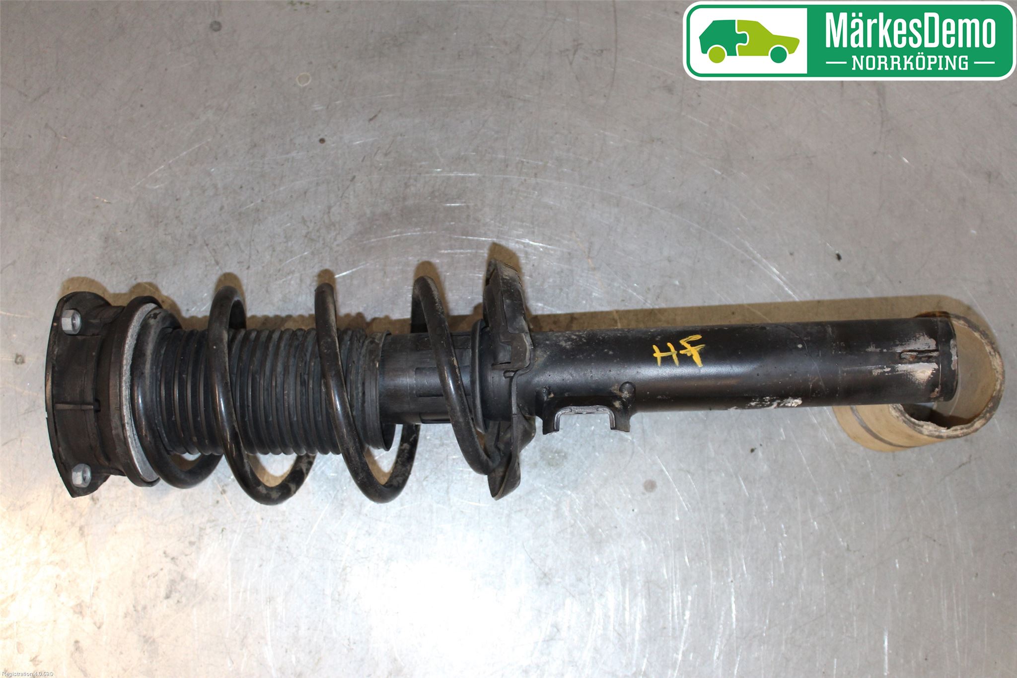Volkswagen VW PASSAT 15-19 Fjäderben Fram Vänster
