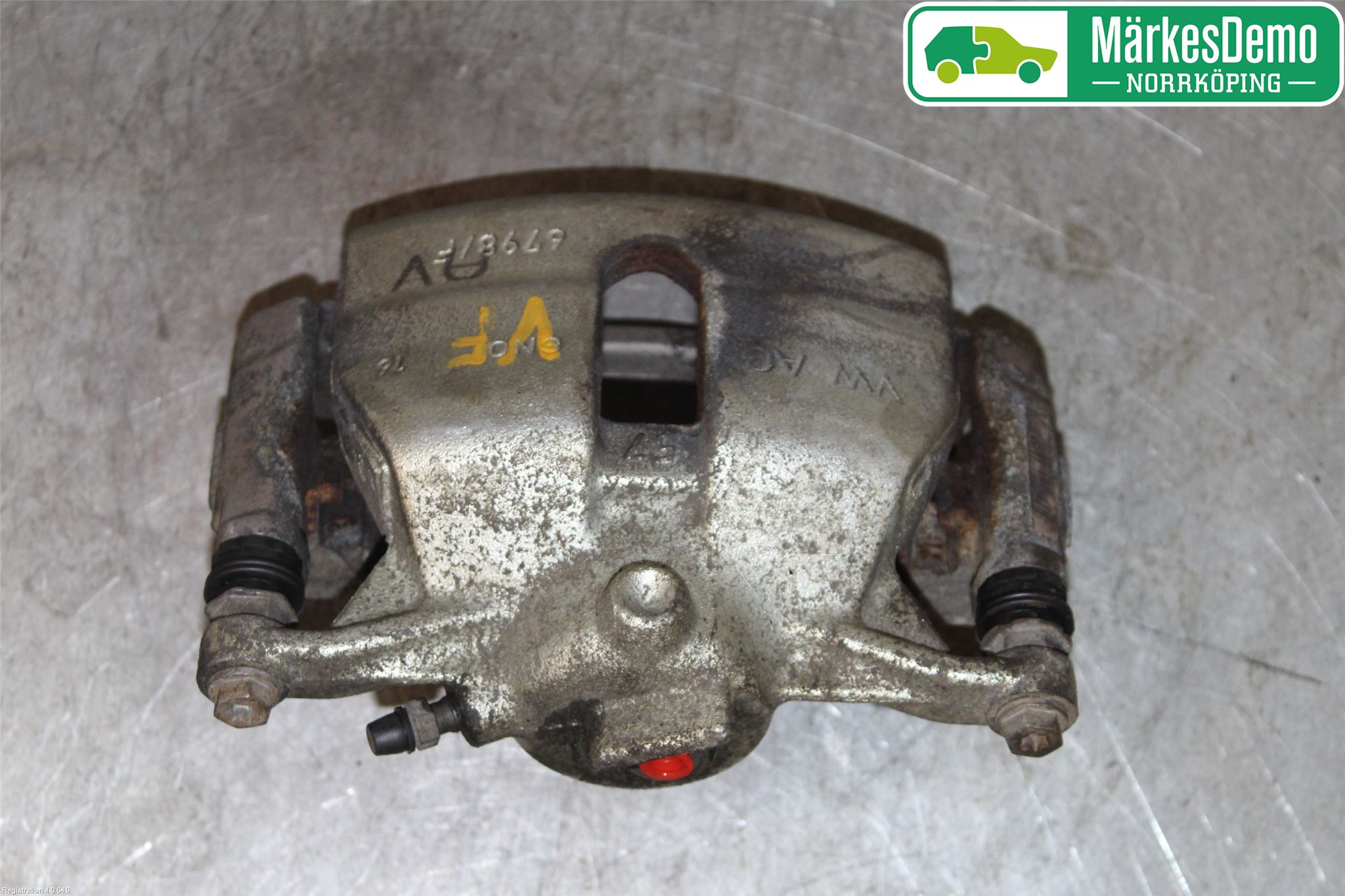 Skoda KAROQ 18- Bromsok Fram Vänster