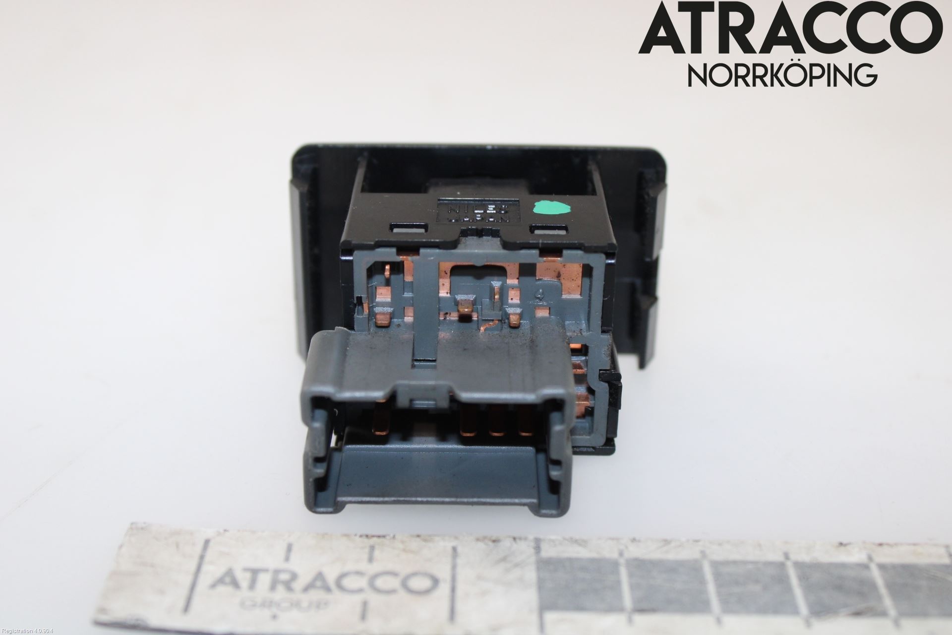 Nissan ALMERA    96-00 Strömställare Spegel