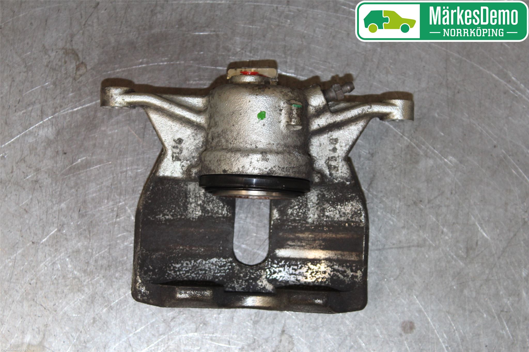 Volkswagen VW PASSAT 15-19 Bromsok Fram Höger