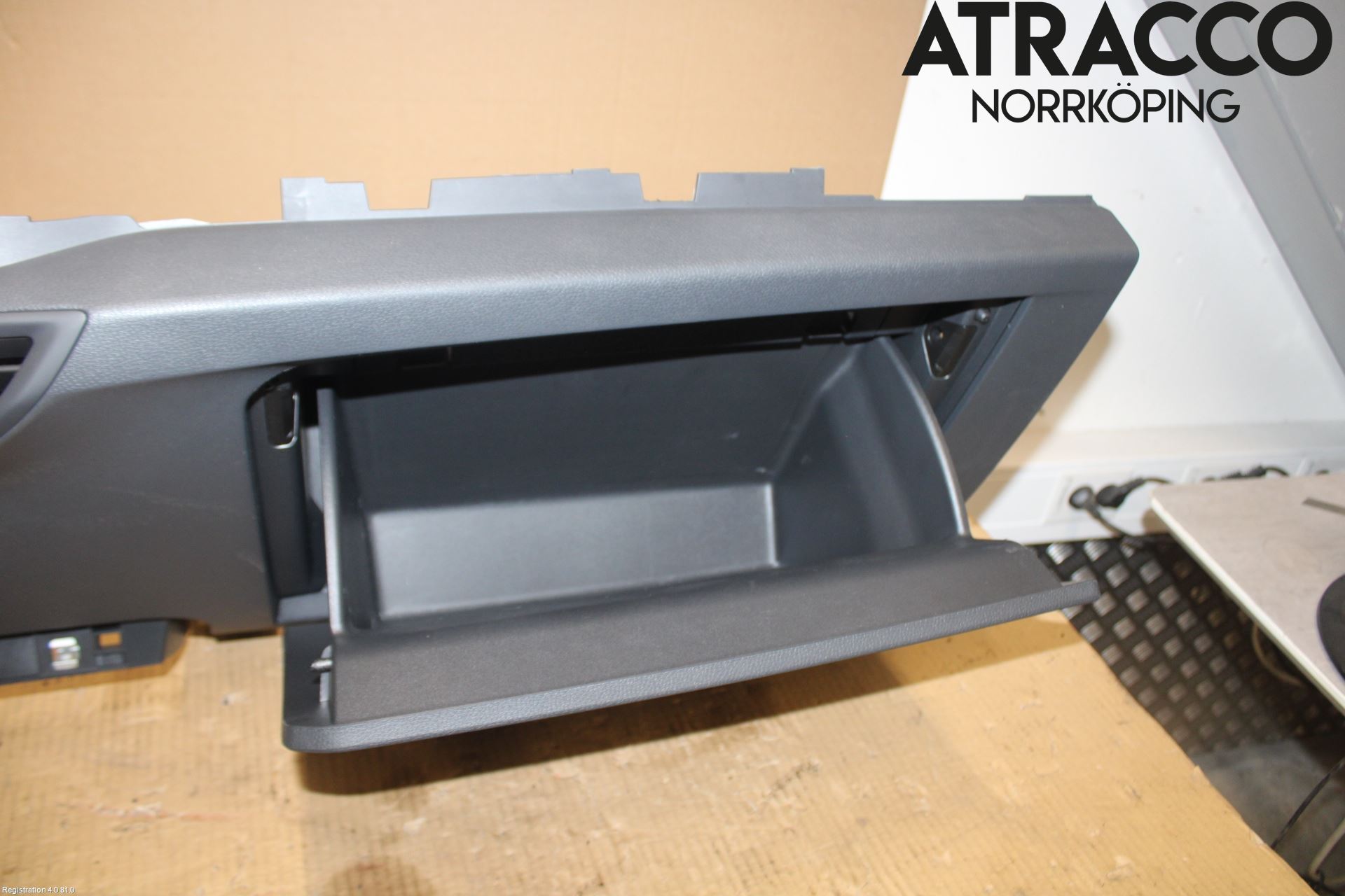 Volkswagen VW ID.4 21- Handskfack