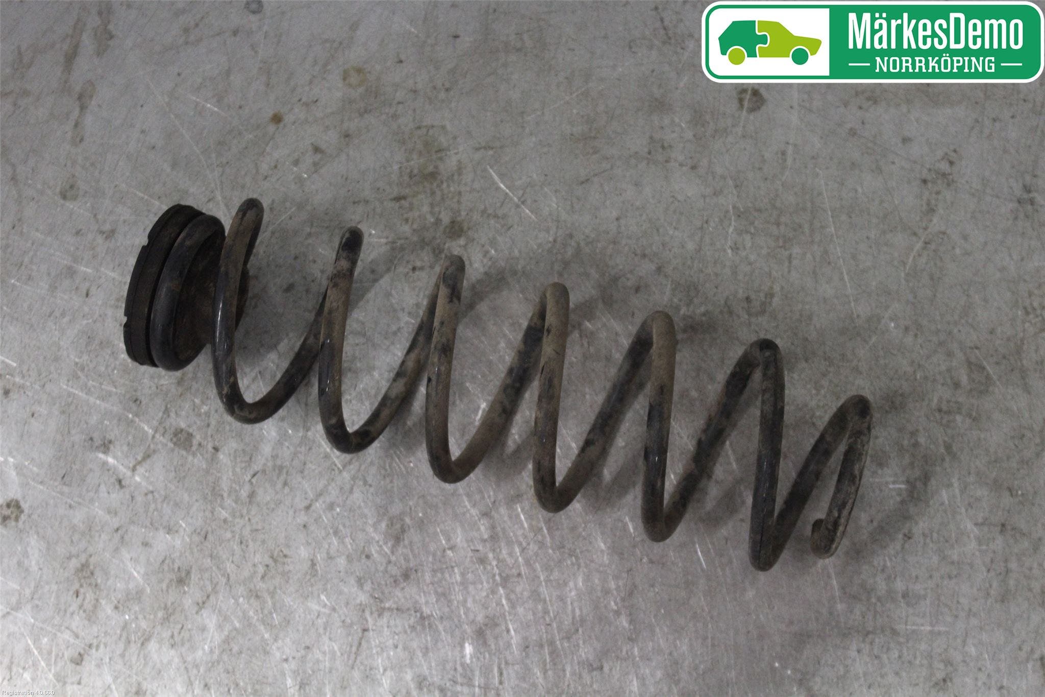 Volkswagen VW POLO 10-17 Fjäder Bak