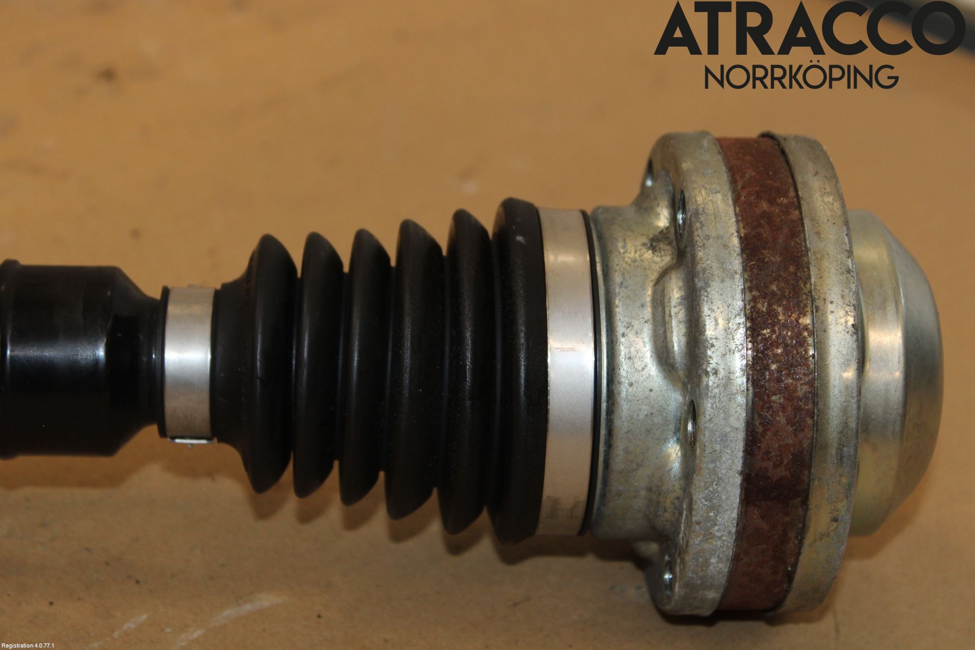 Volkswagen VW PASSAT 11-14 Drivaxel Fram Höger