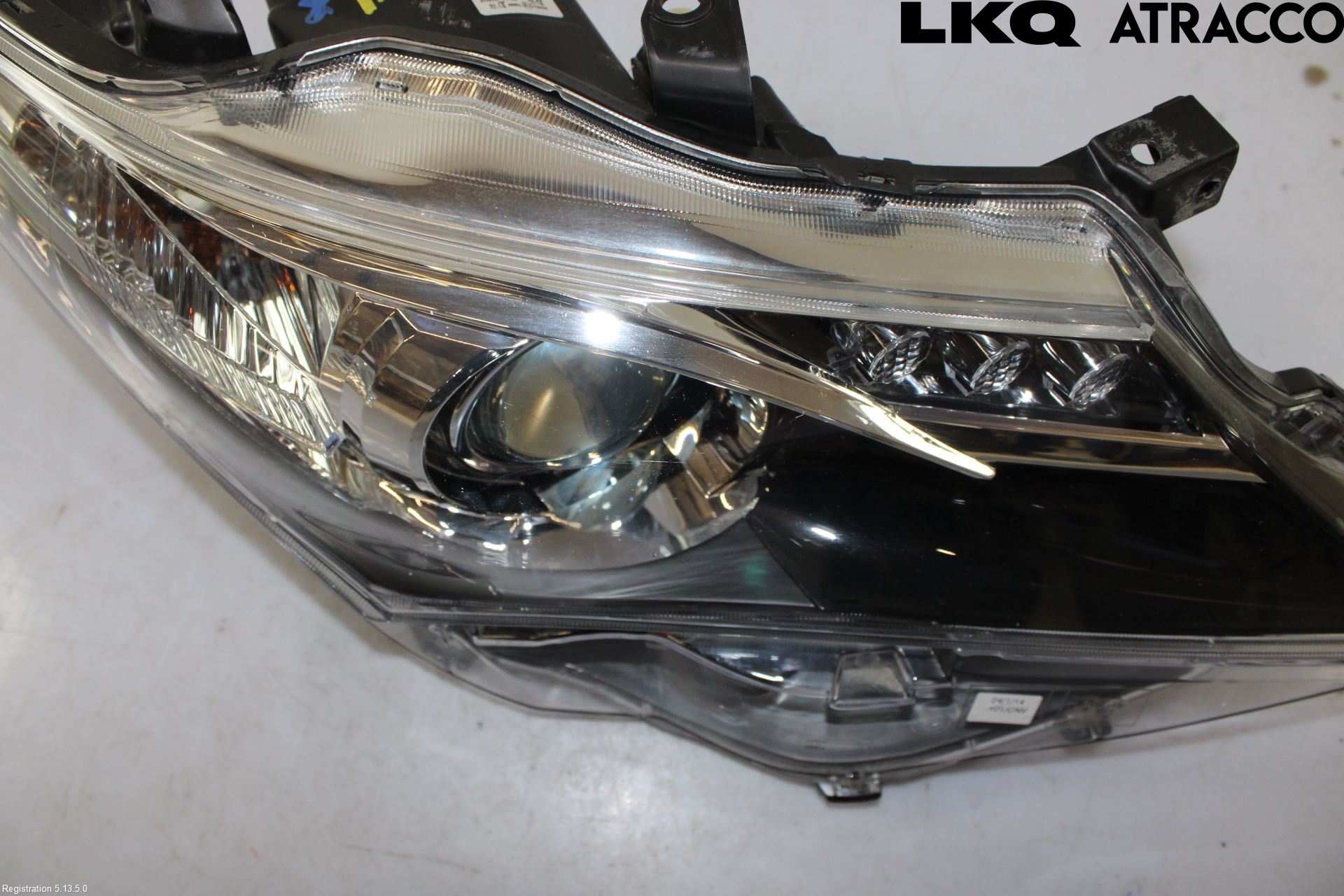 Toyota AURIS 13-19 Strålkastare Höger