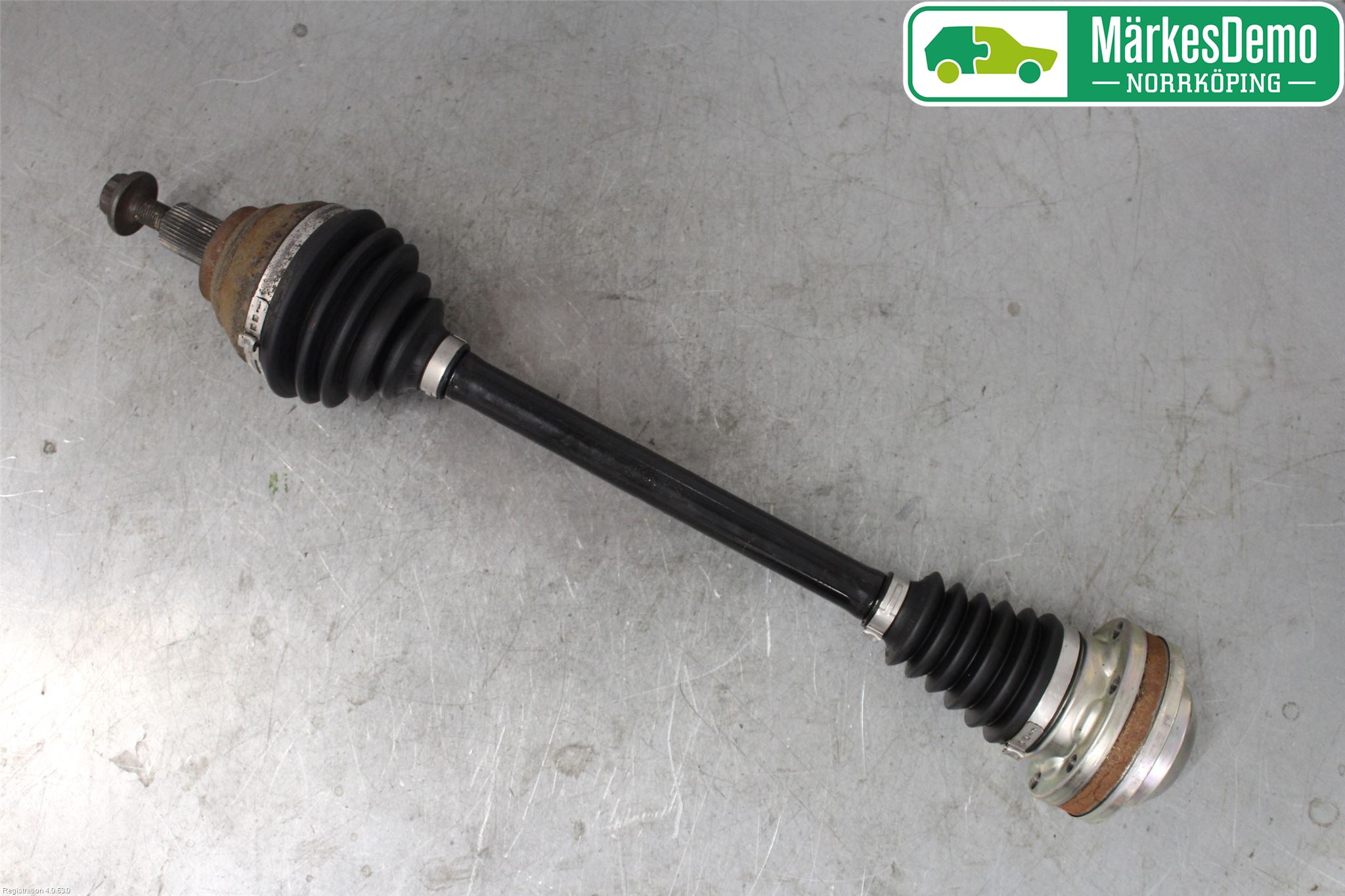Volkswagen VW CADDY 16-20 Drivaxel Fram Höger