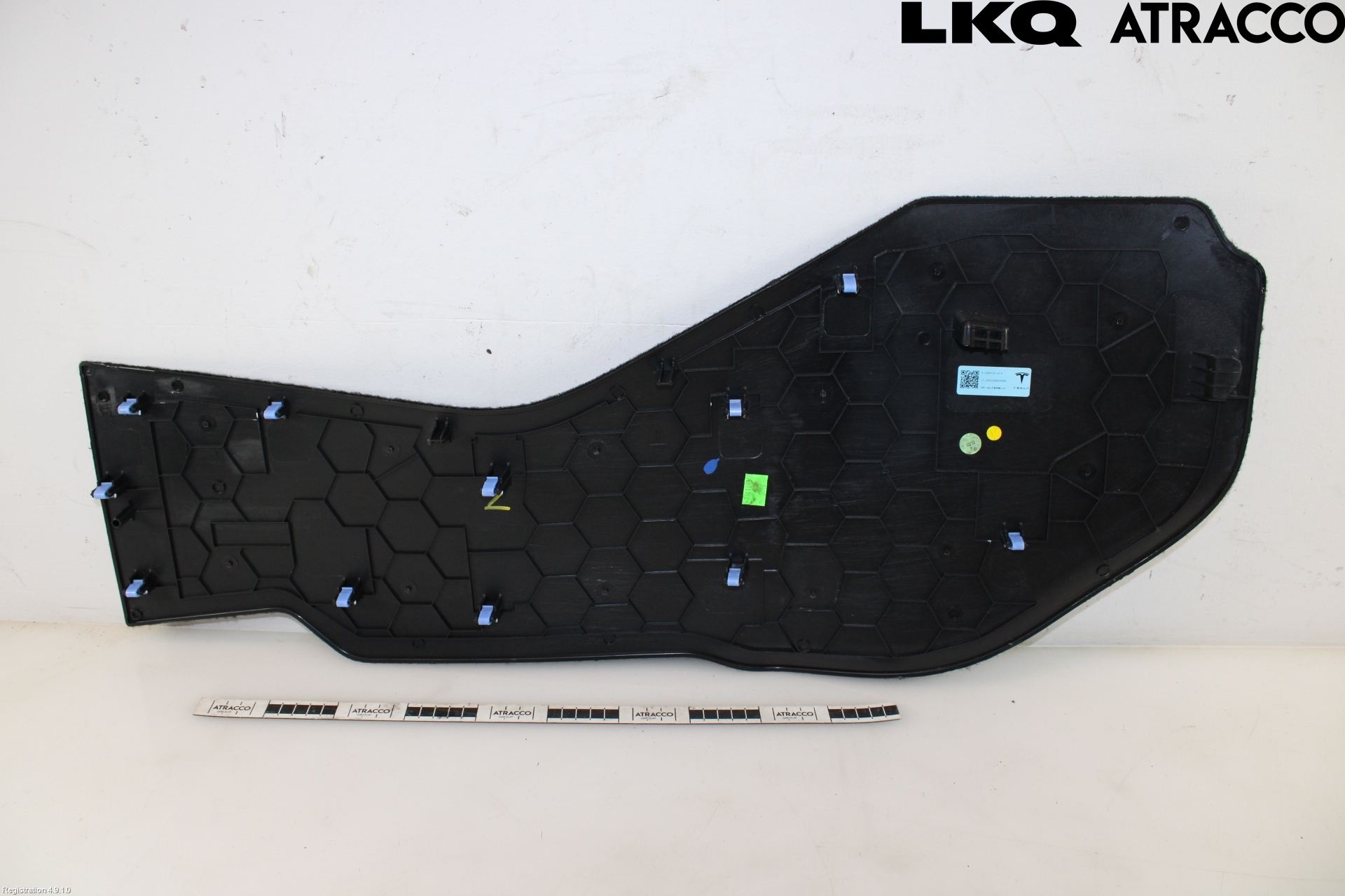 Tesla MODEL 3 17- Instrumentkonsoll Mitt