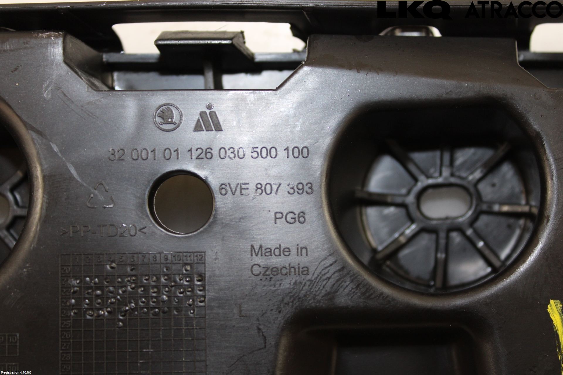 Skoda FABIA 22- Stötfångarfäste Bak Vä