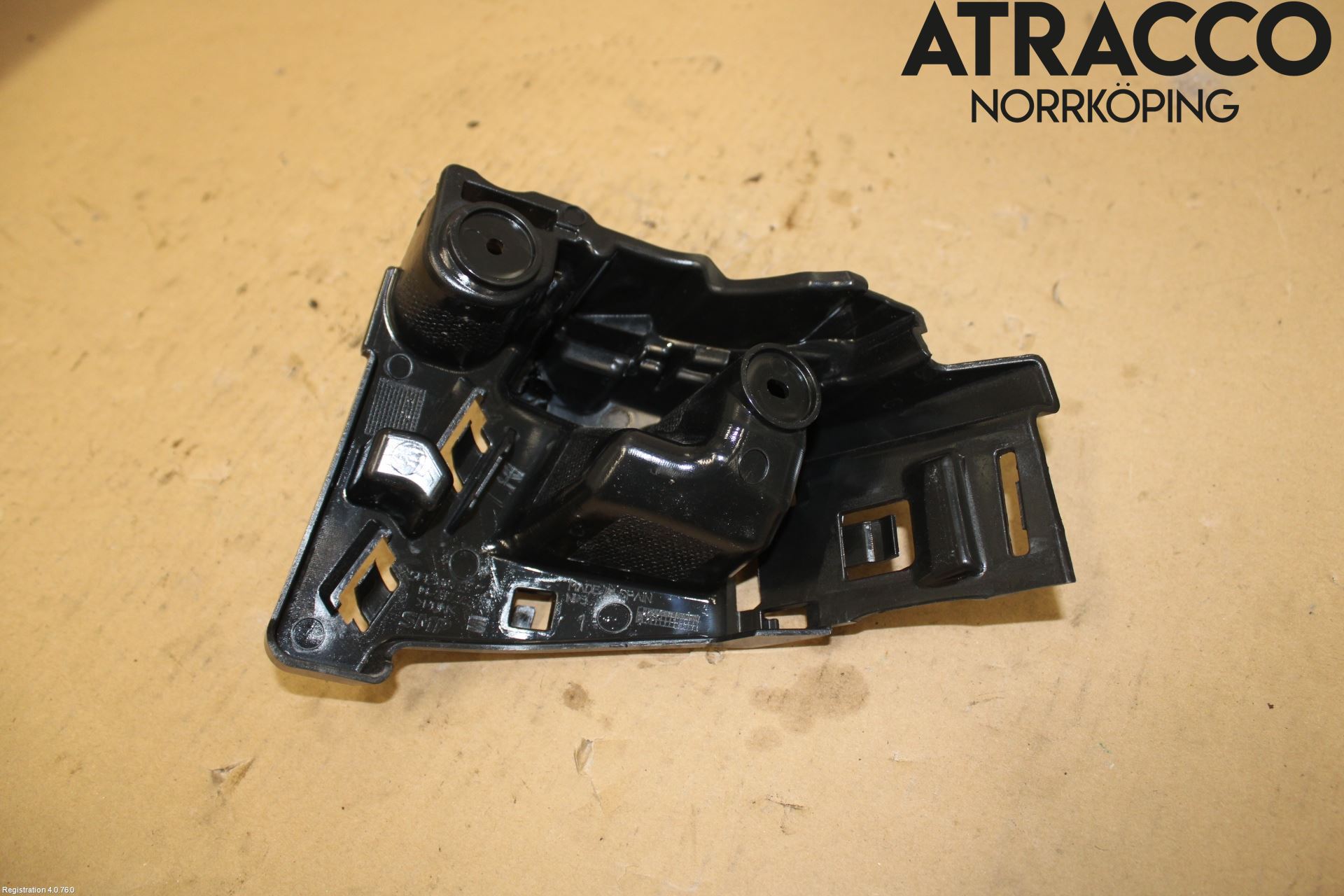 Seat LEON 20- Stötfångarfäste Bak Vä