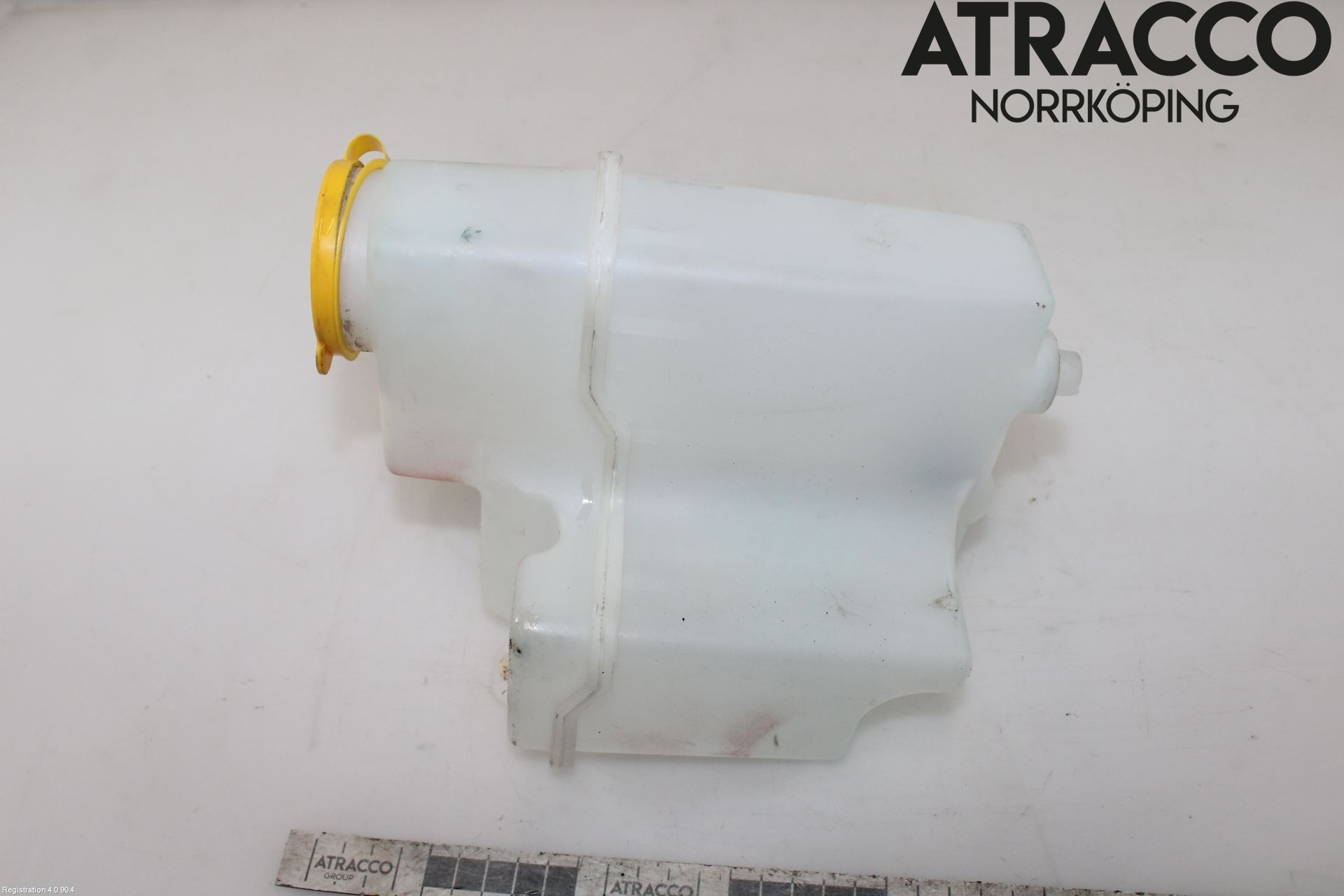 Nissan ALMERA    96-00 Spolartank Vindruta
