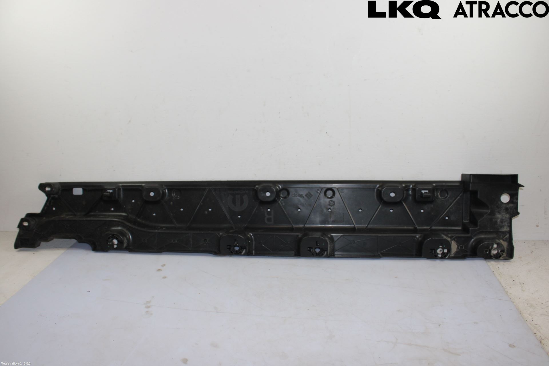 Citroen C3/E-C3 24- Hasplåt Plåt-Plast