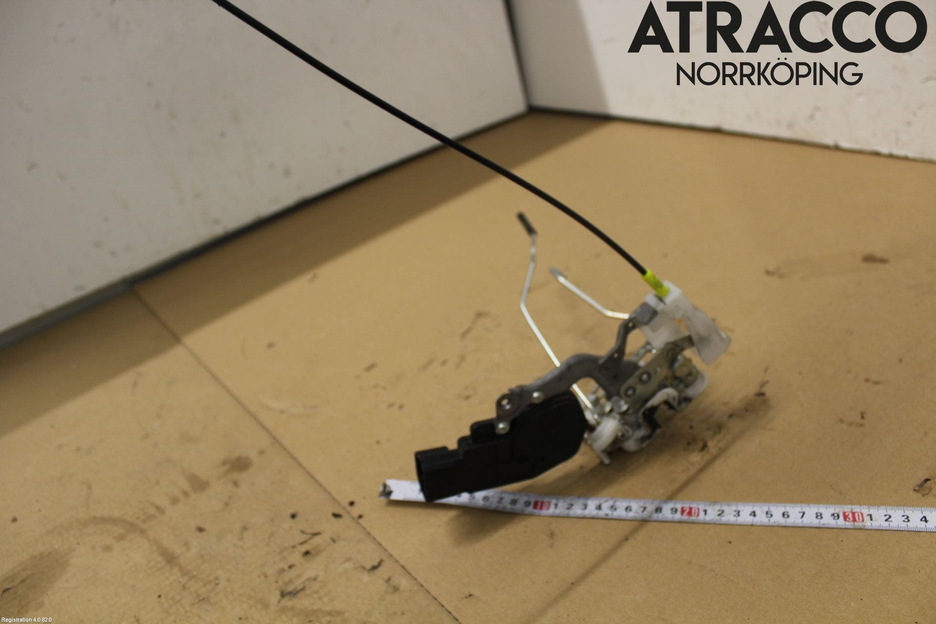 Toyota AYGO 06-14 Låskista-Dörrlås