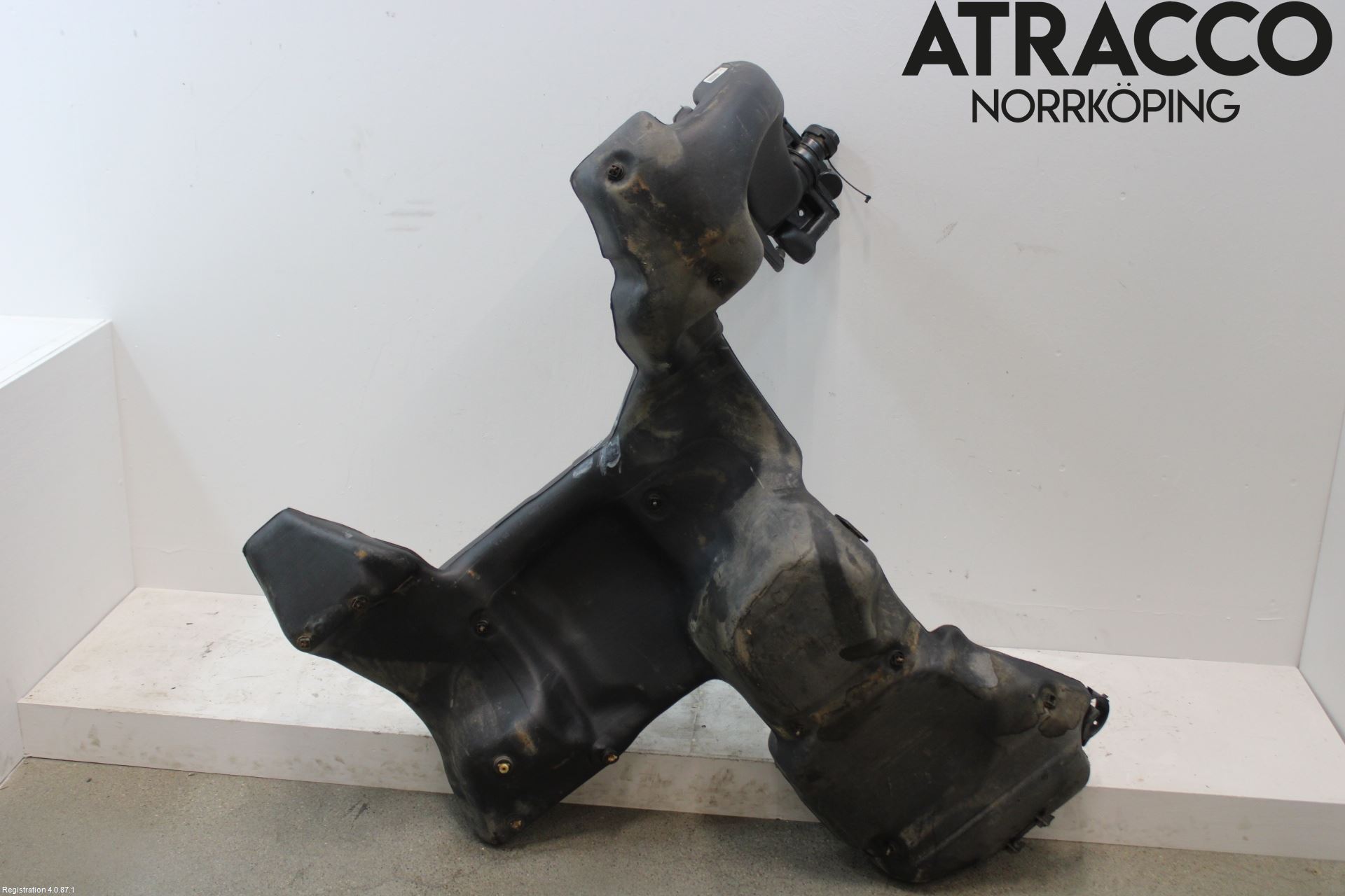 Audi A4/S4 99B-00 Bränsletank Insprutning