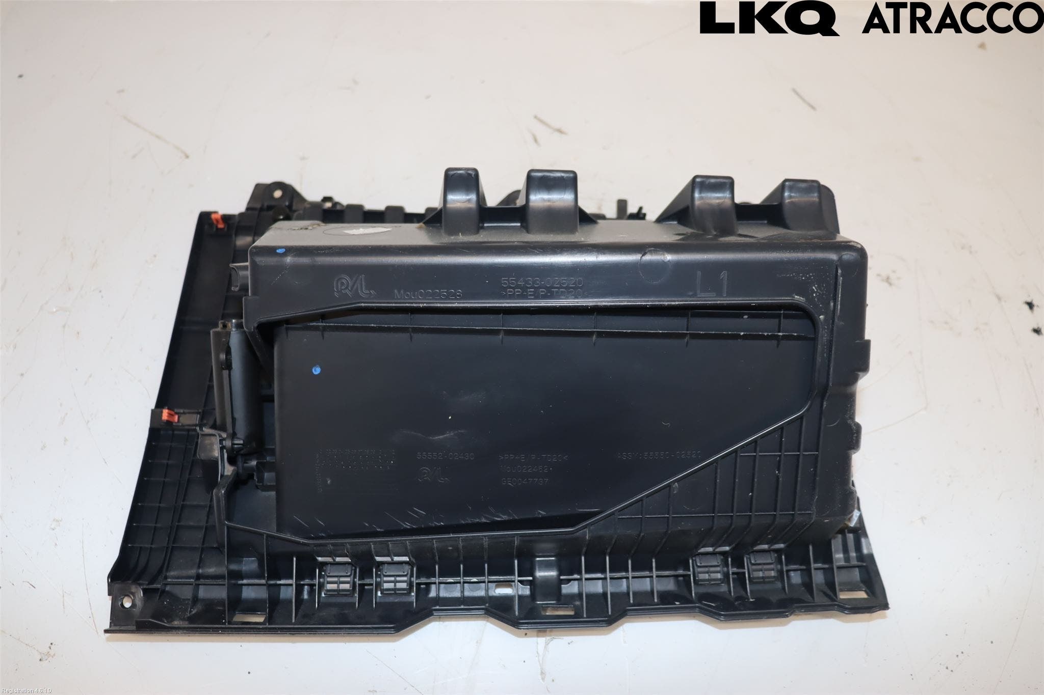 Toyota COROLLA 19- Handskfack