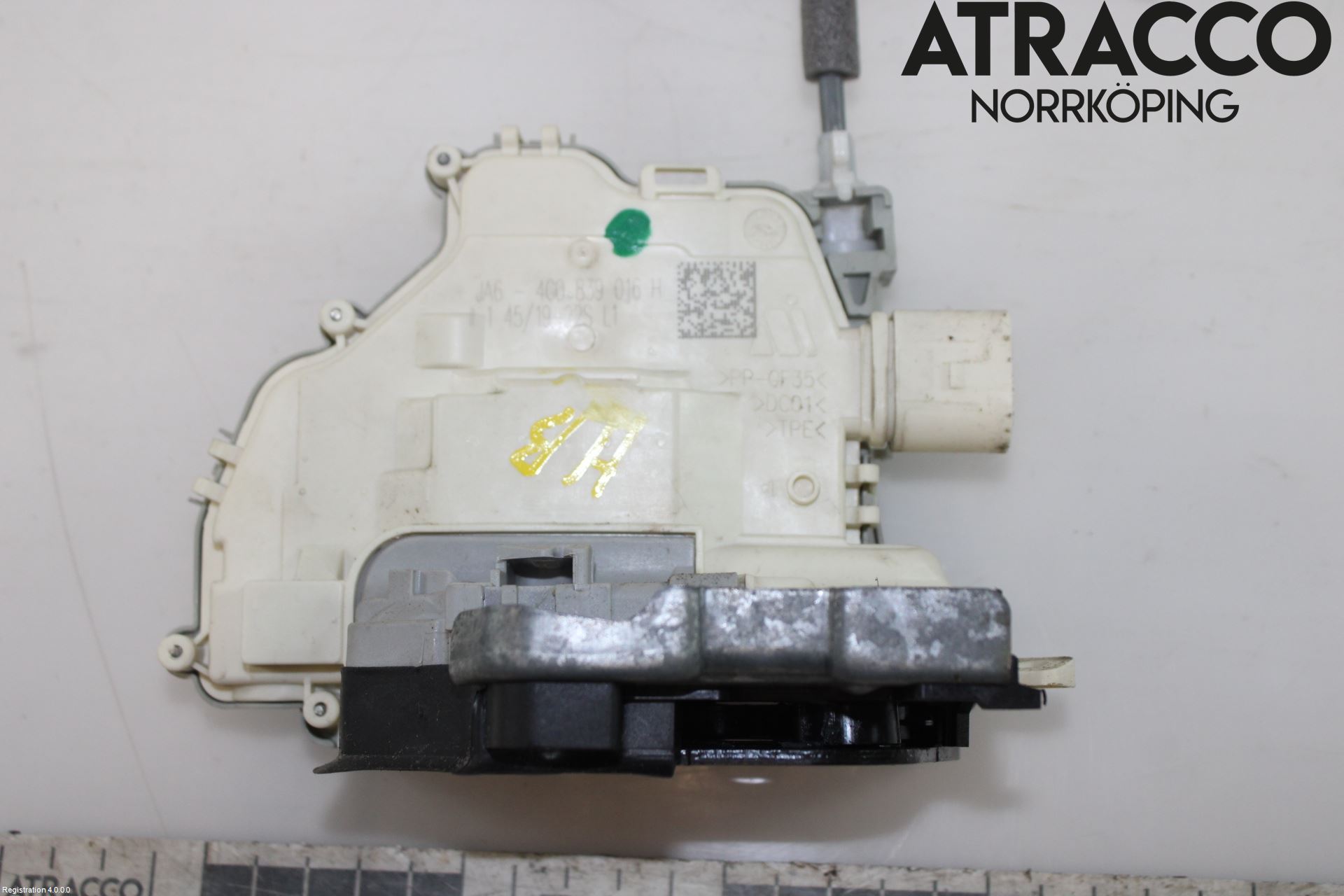 Audi A4/S4 B9 20- Låskista-Dörrlås