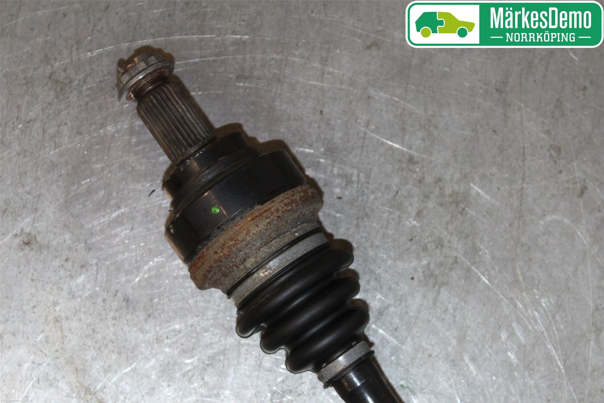 BMW 1 F20/F21 11-19 Drivaxel Bak Höger