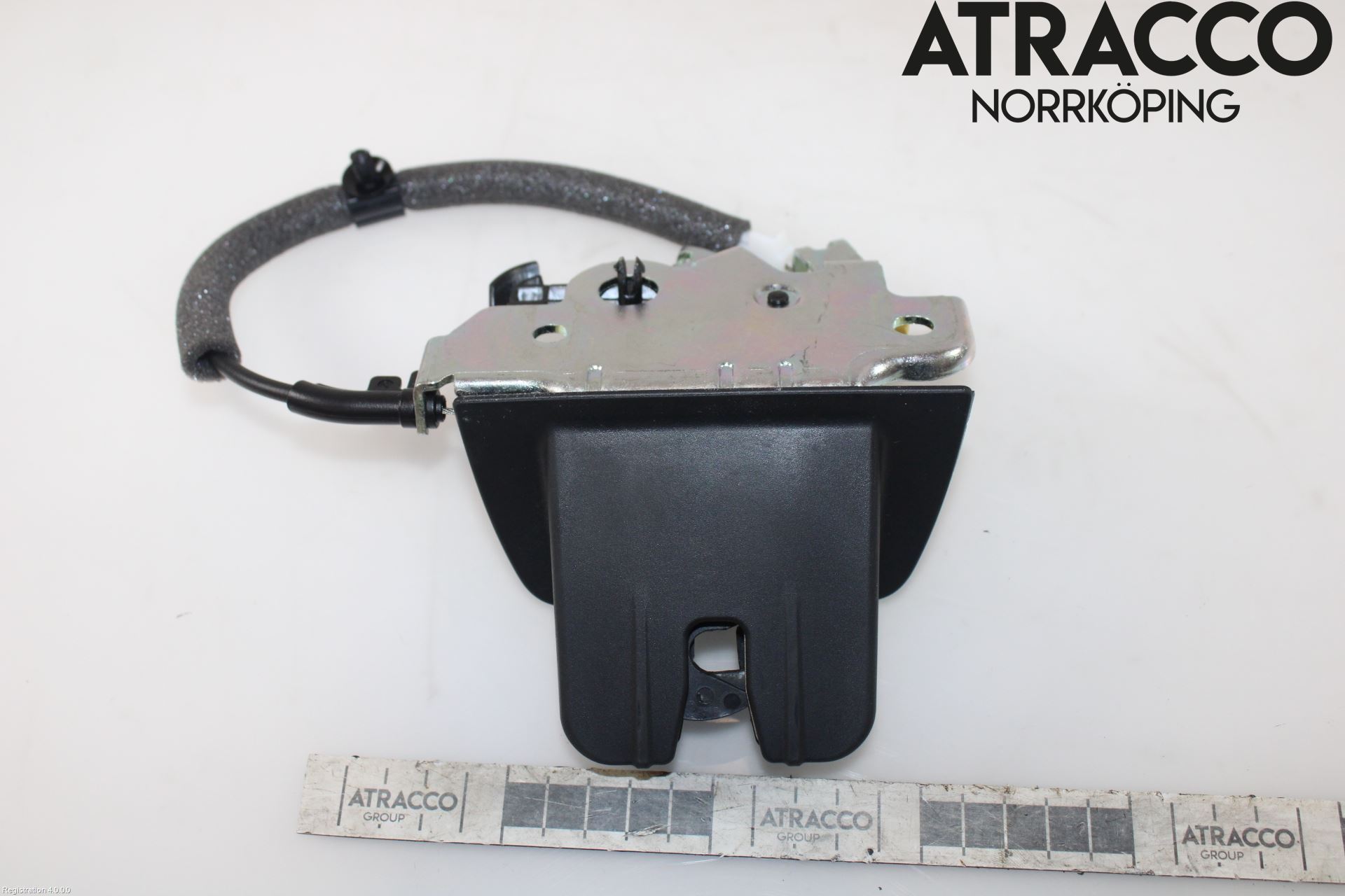 Audi A4/S4 B9 20- Låskista Baklucka