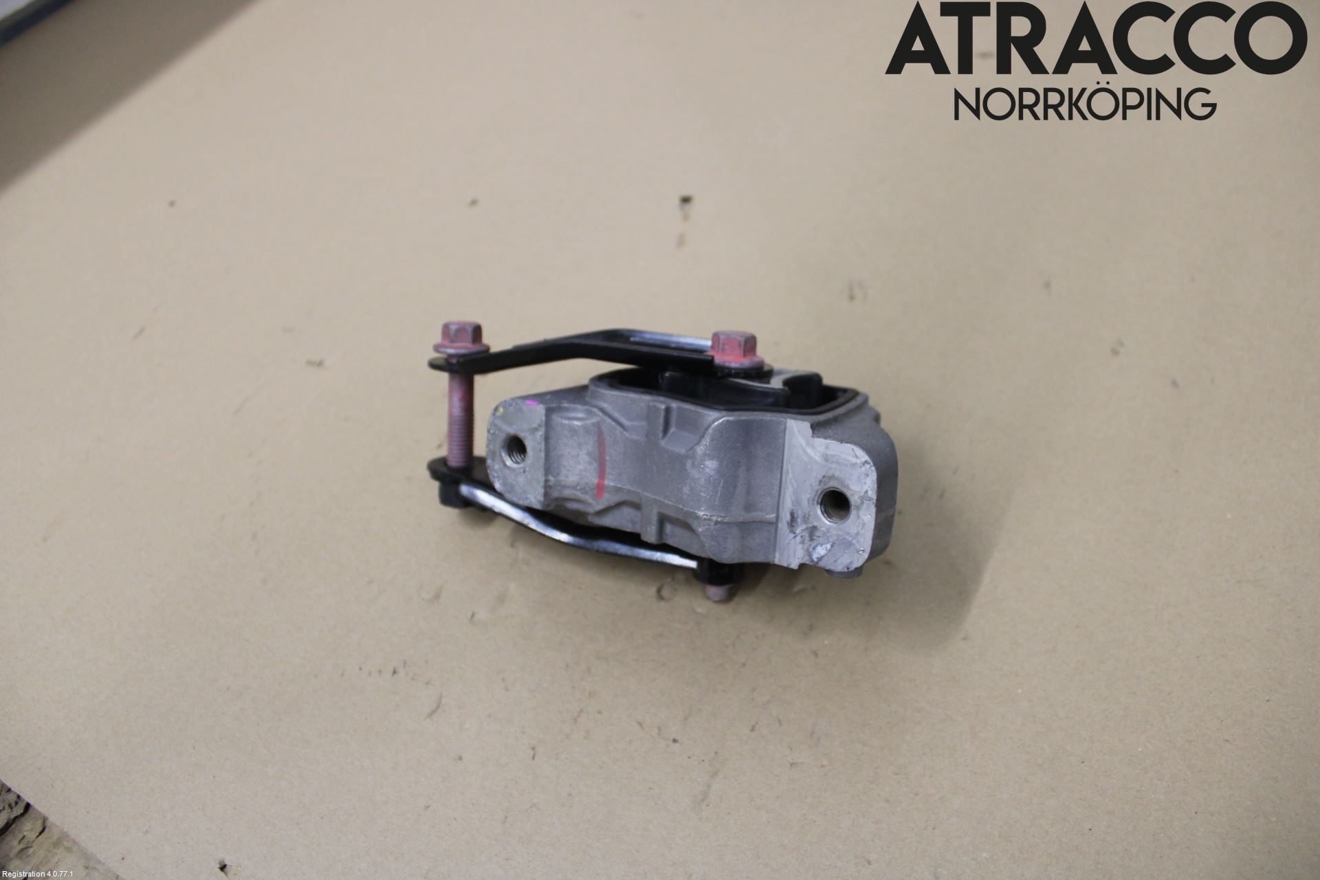 Jaguar E-PACE 17- Motorfäste