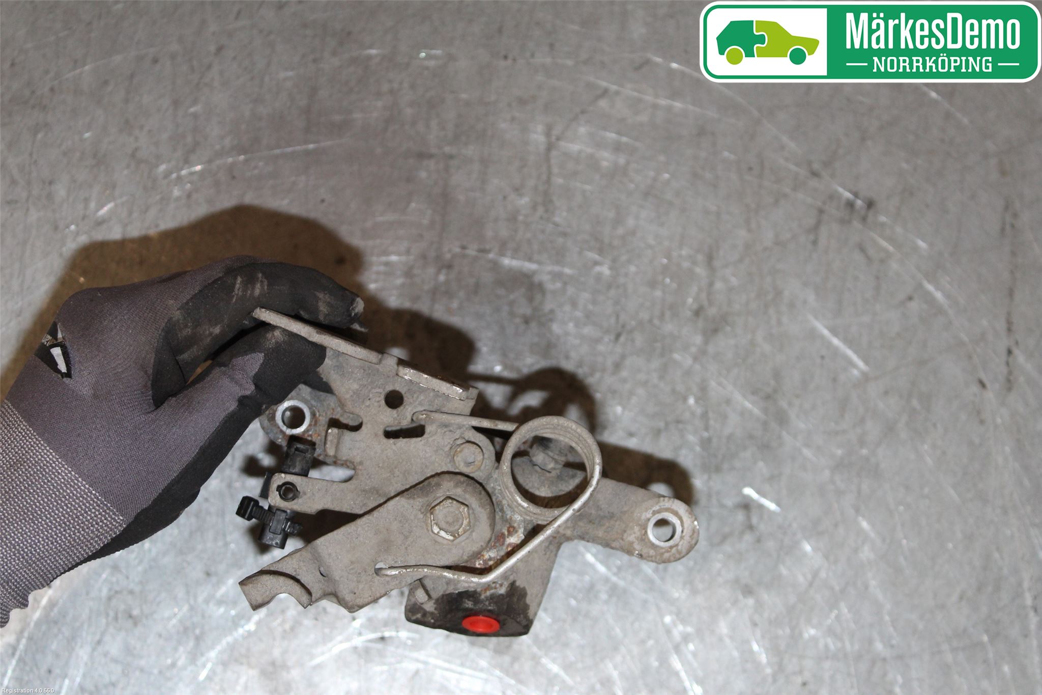 Volkswagen VW CADDY 16-20 Bromsok Bak Höger