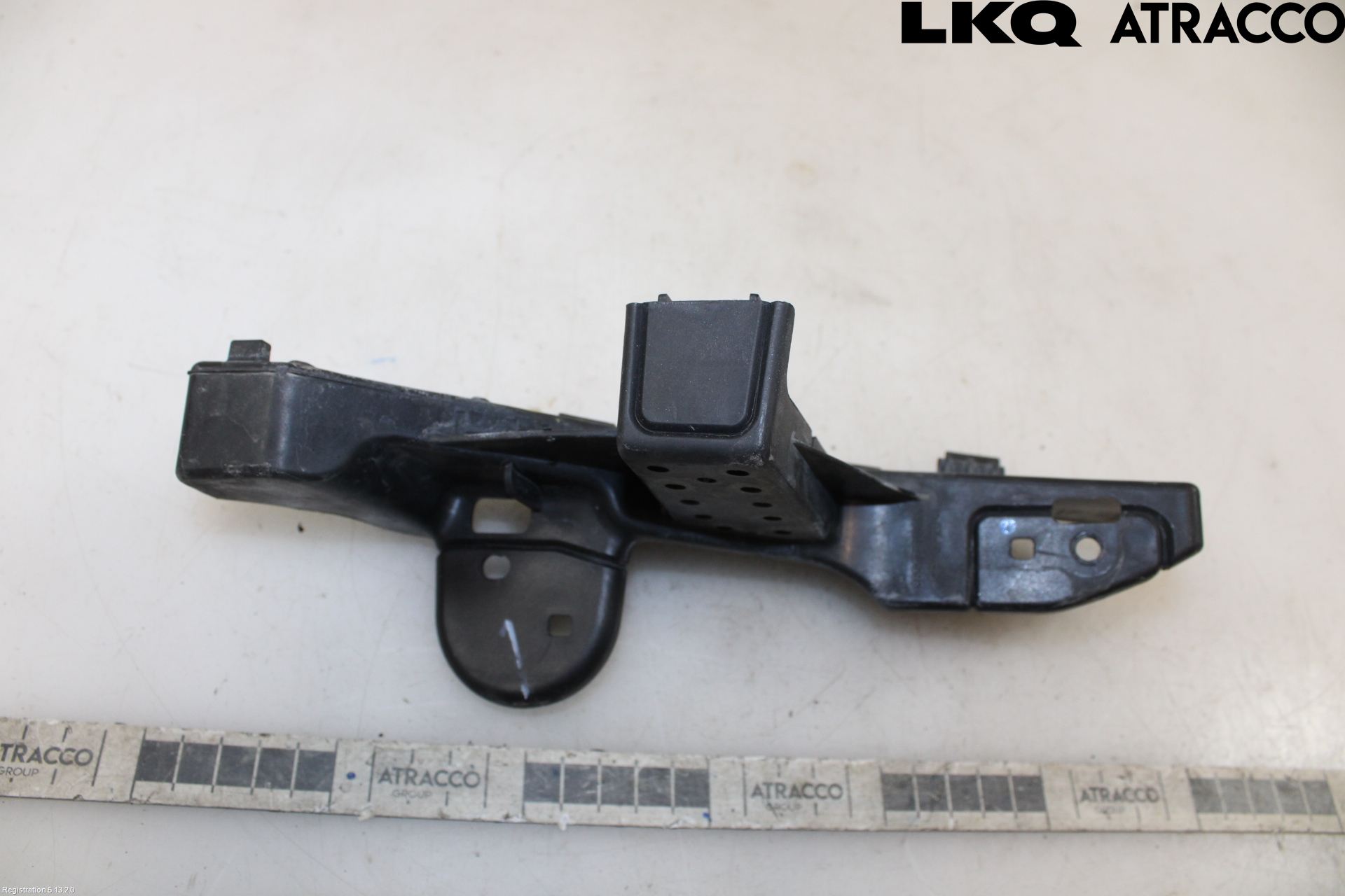 Hyundai i10 BA 14-16 Strålkast Fästsarg