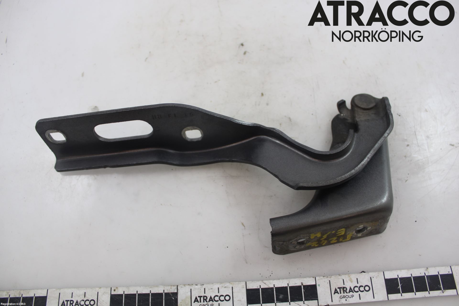 Seat LEON 13-20 Huvgångjärn