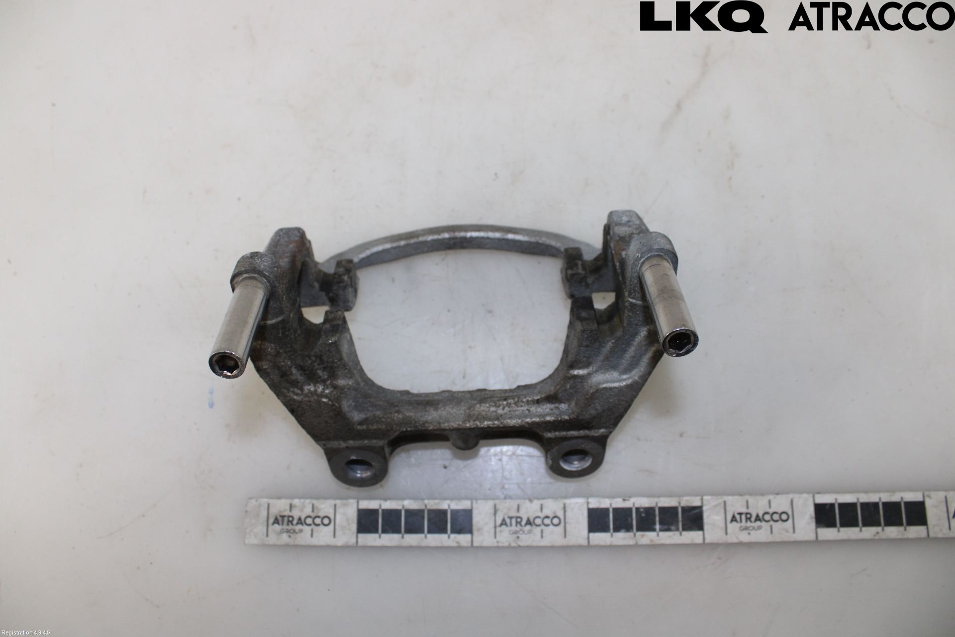 MG 4 23- Bromsokshållare