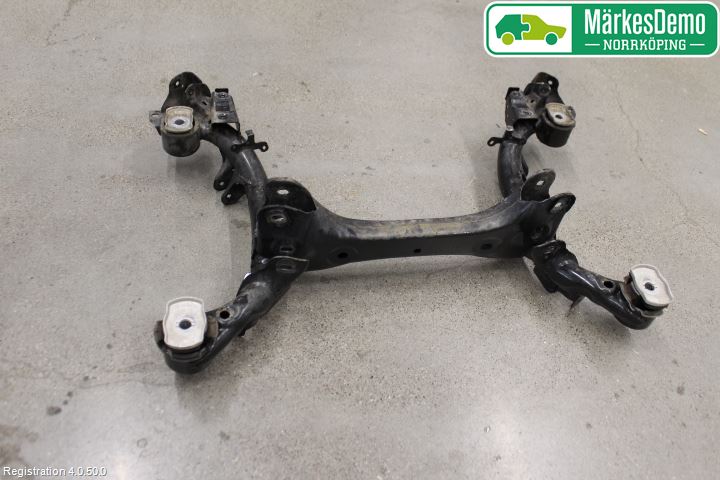 Audi A4/S4 B9 16-19 Bakaxelbalk