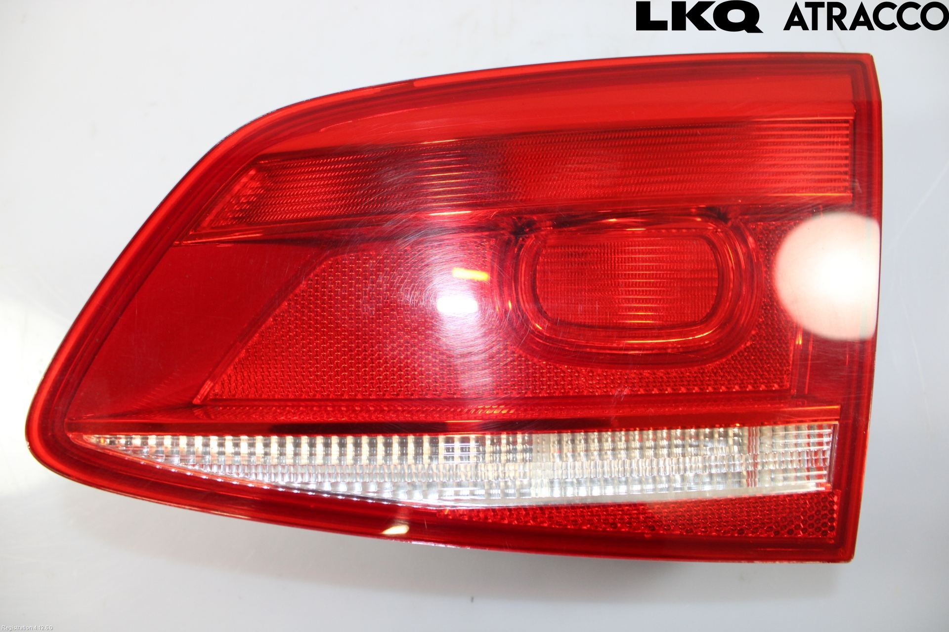 Volkswagen VW PASSAT 11-14 Bakljus Lucka Hö