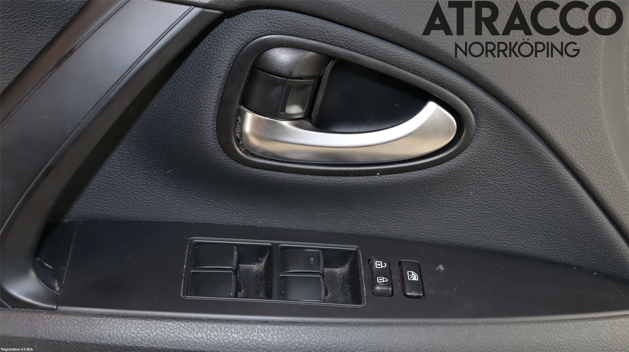 Toyota AVENSIS 16-18 Dörrklädsel Vä