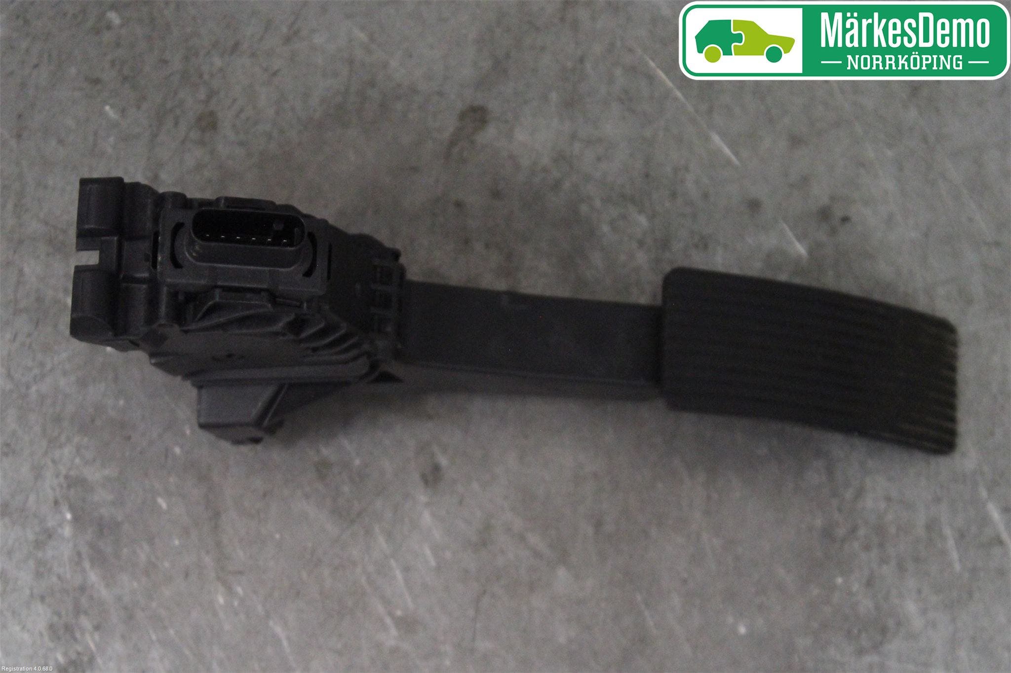 Mercedes-Benz MB B-KLASS (W247) 19- Gaspedal