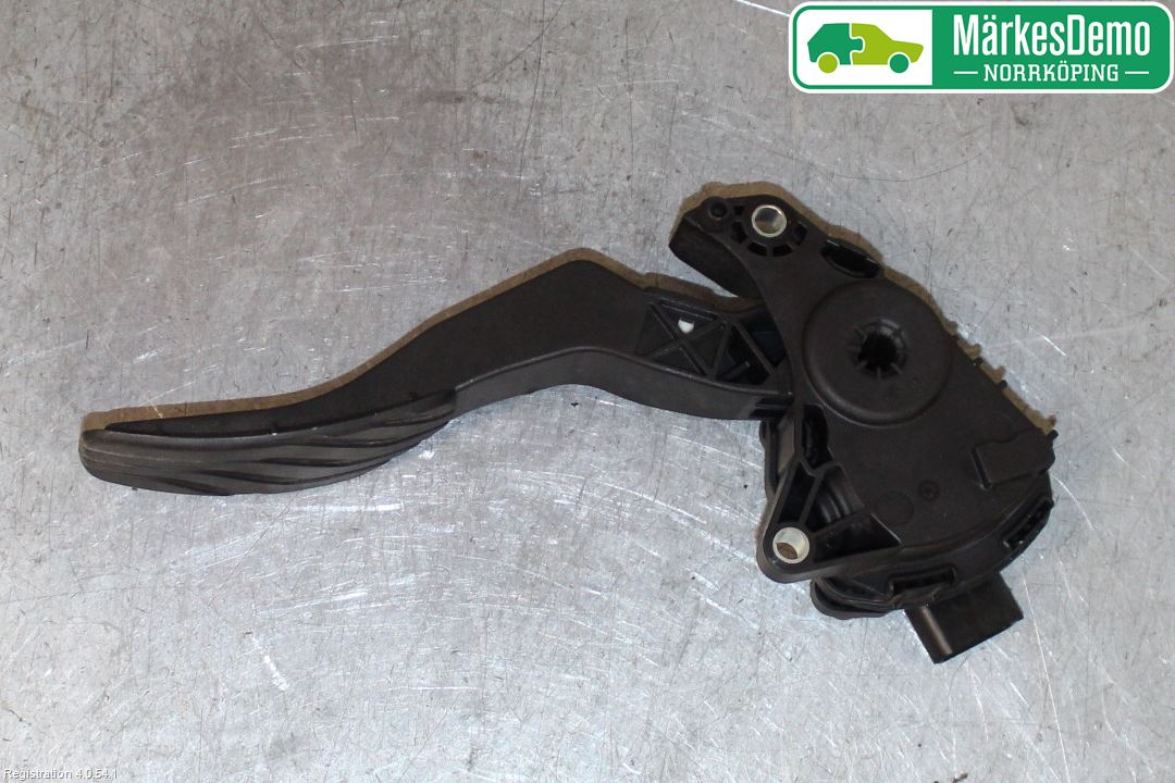 Nissan QASHQAI 14-17 Gaspedal