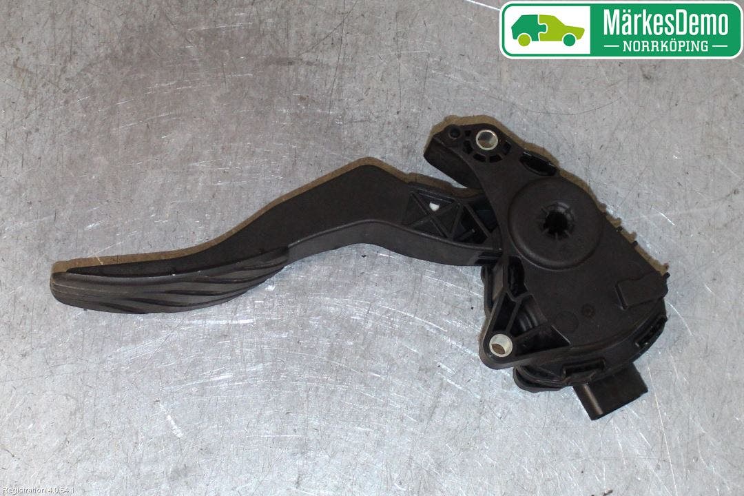 Nissan QASHQAI 14-17 Gaspedal