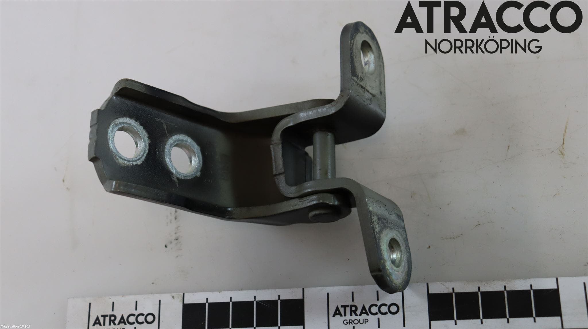 Toyota AVENSIS 16-18 Dörrgångjärn