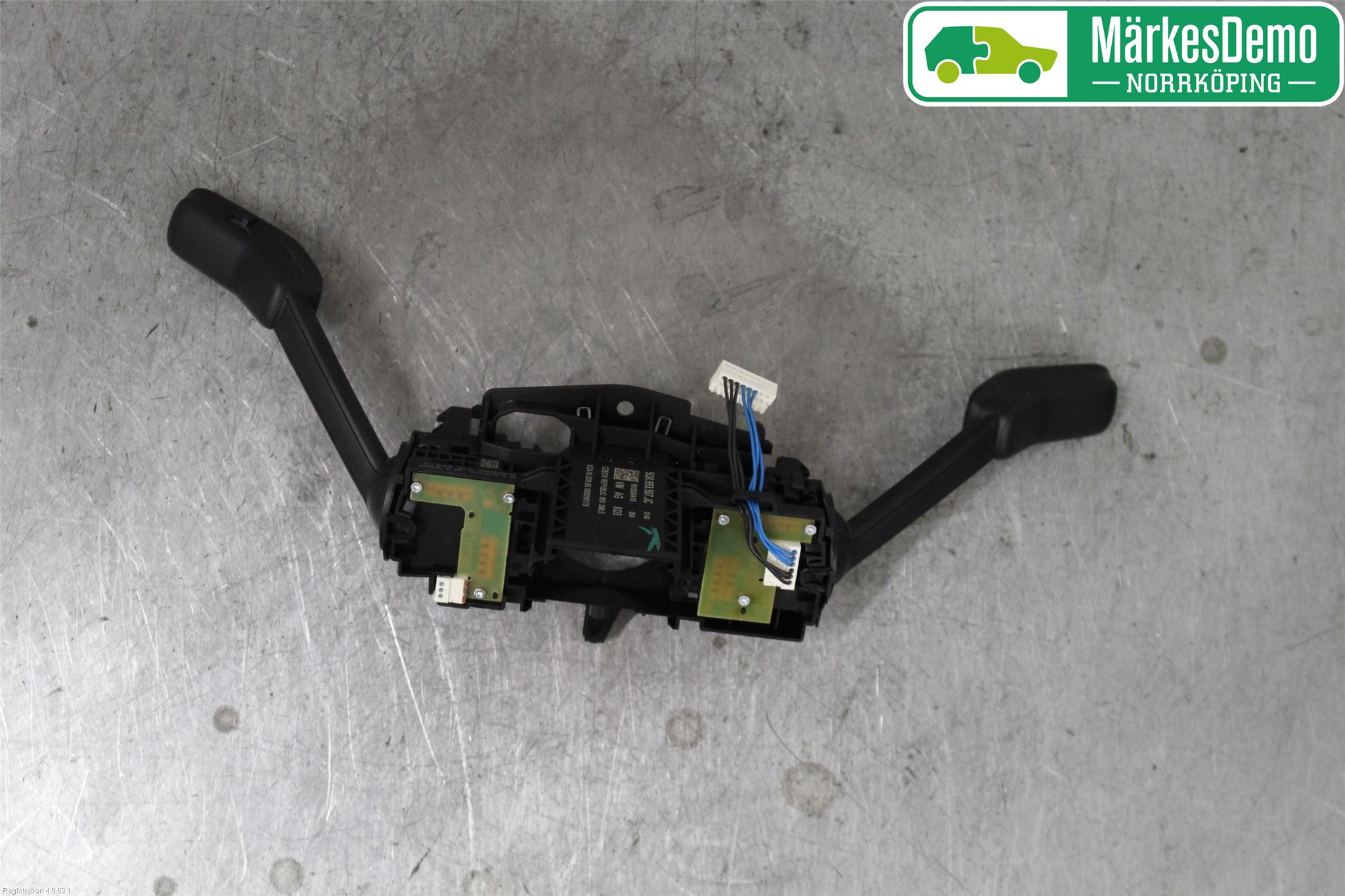 Volkswagen VW GOLF / E-GOLF VII 13-20 Spakcentral