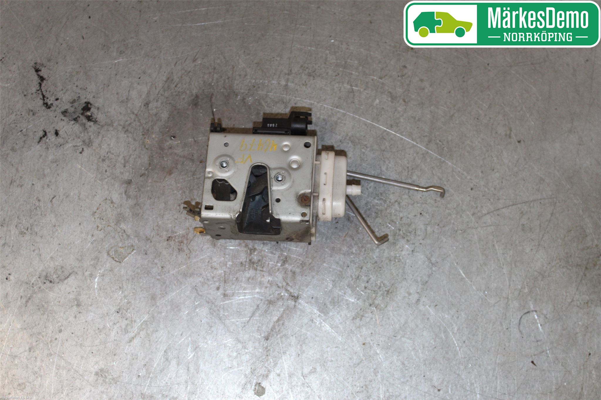 Audi A8/S8 4D 94-02 Låskista-Dörrlås