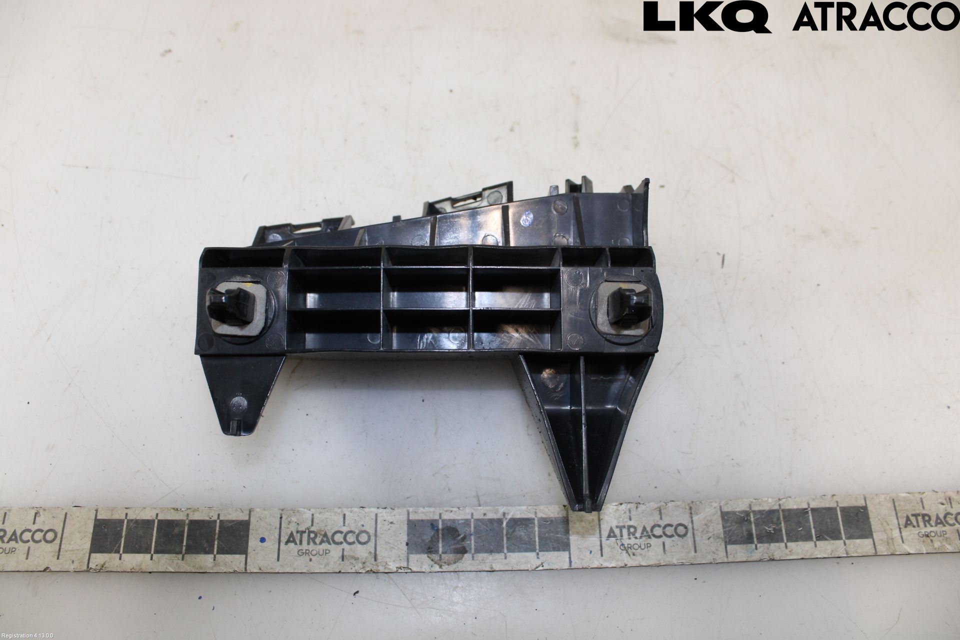 Toyota AVENSIS 16-18 Stötfångarfäste Bak Hö