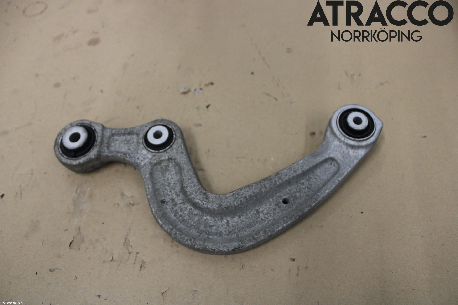 Audi A4/S4 B9 16-19 Bärarm Bak Övre Höger