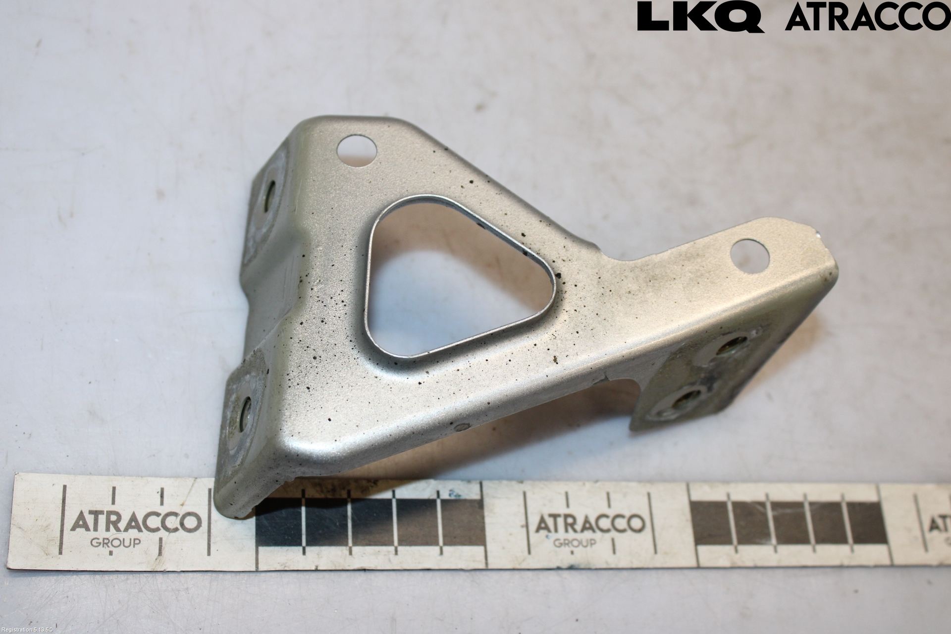Volkswagen VW TIGUAN 07-16 Skärmfäste Fram Hö