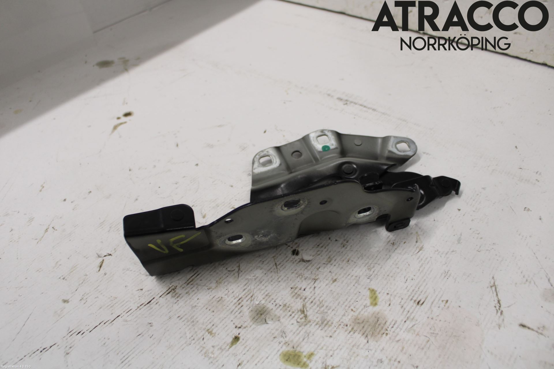 Jaguar I-PACE 18- Huvgångjärn