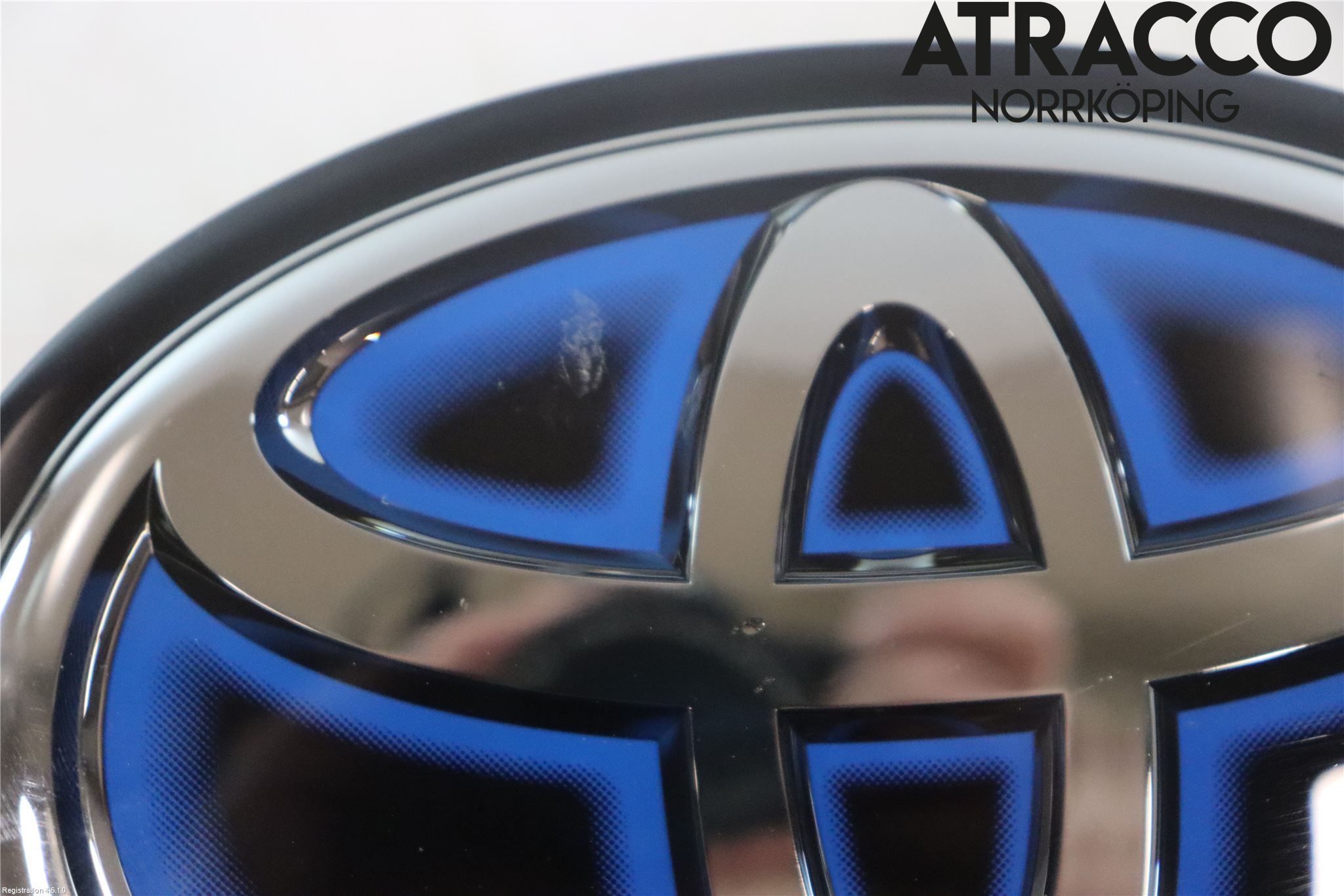 Toyota C-HR 16-23 Emblem