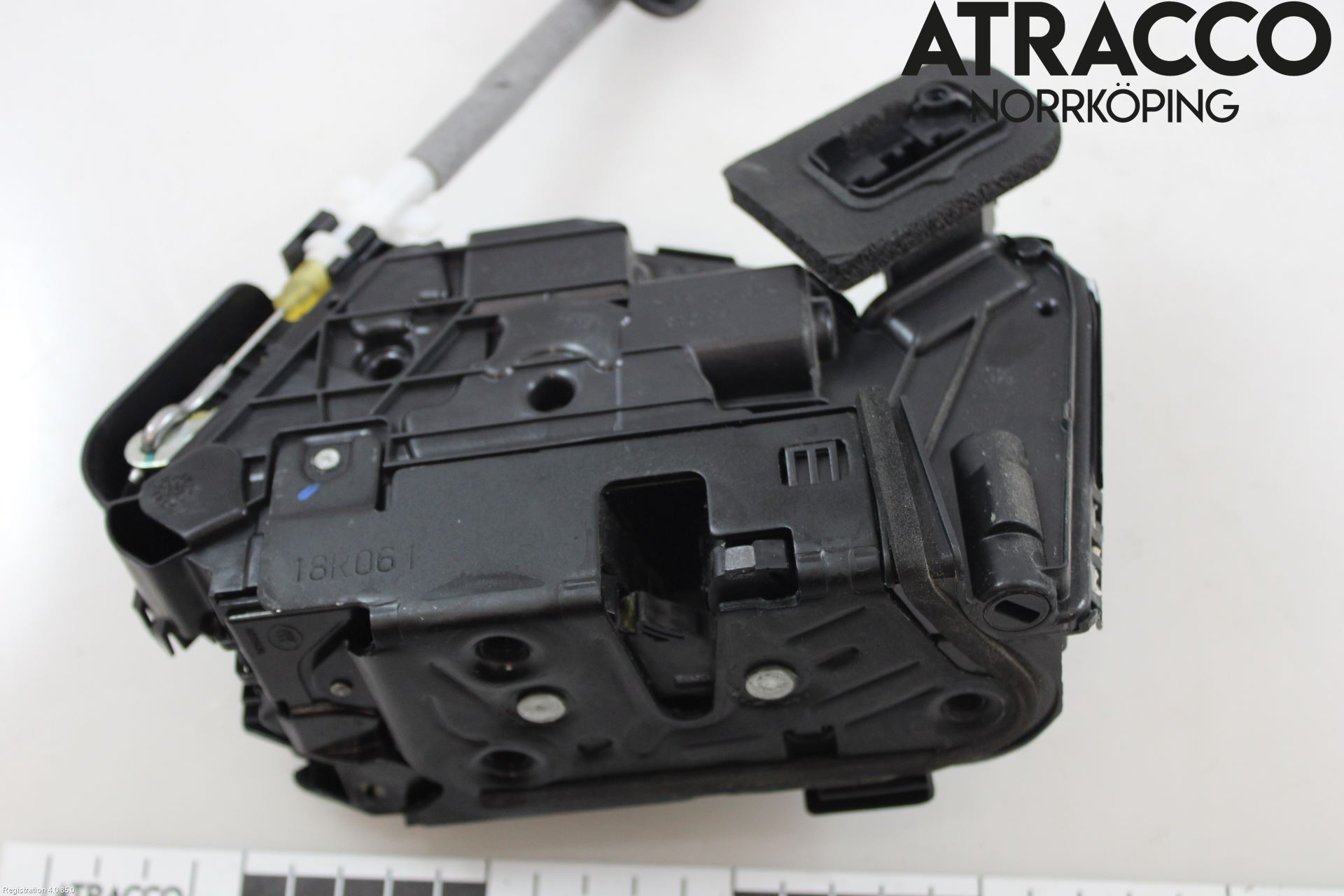 Volkswagen VW ARTEON 17- Låskista-Dörrlås